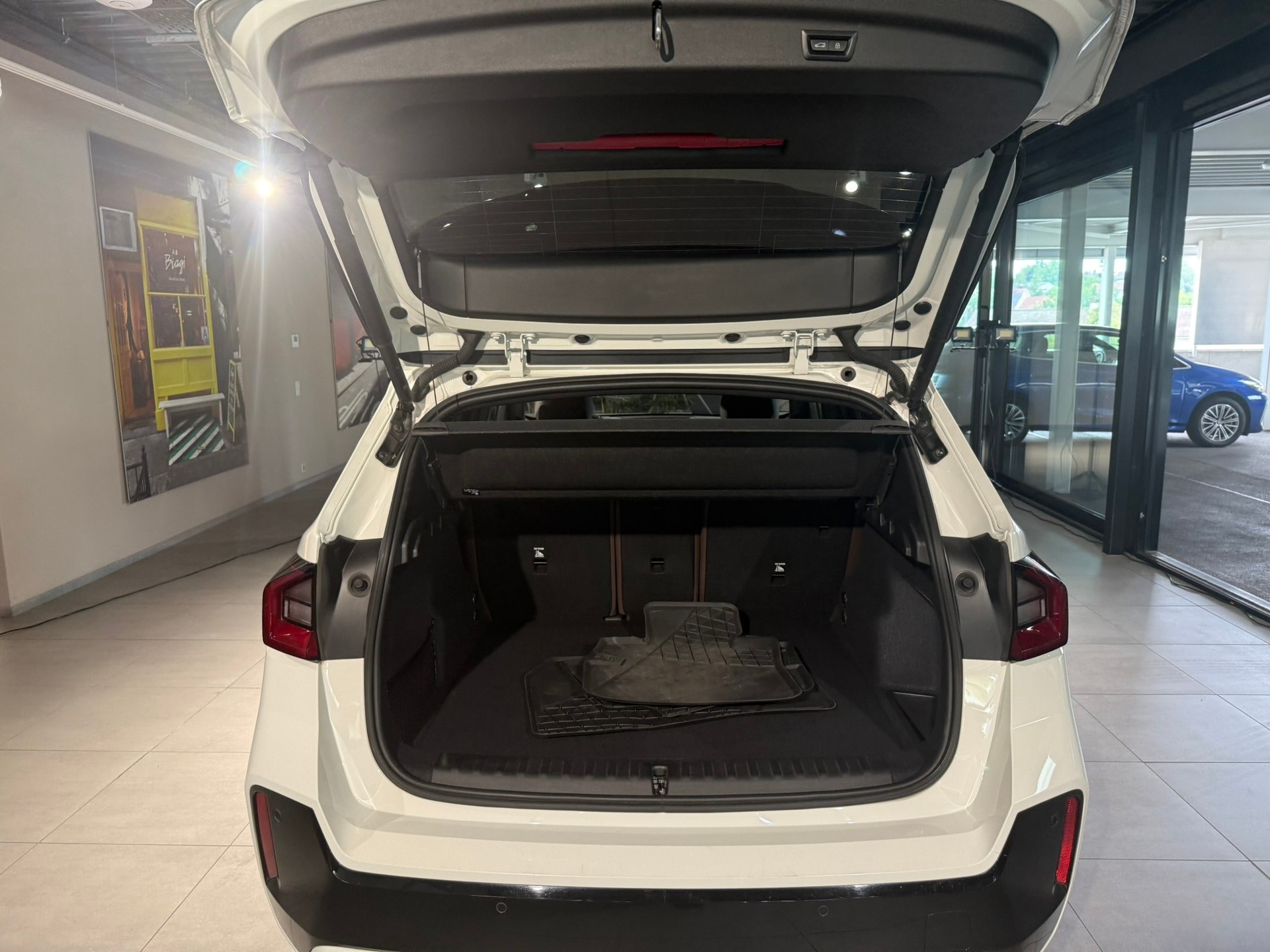 BMW X1 xDrive 23d 48V M Sport-image-14