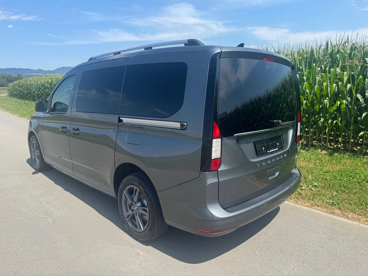 FORD Grand Tourneo Connect 2.0 EcoBlue Titanium Automat 4x4 mit Anhängerkupplung und 7 Sitzen-image-3