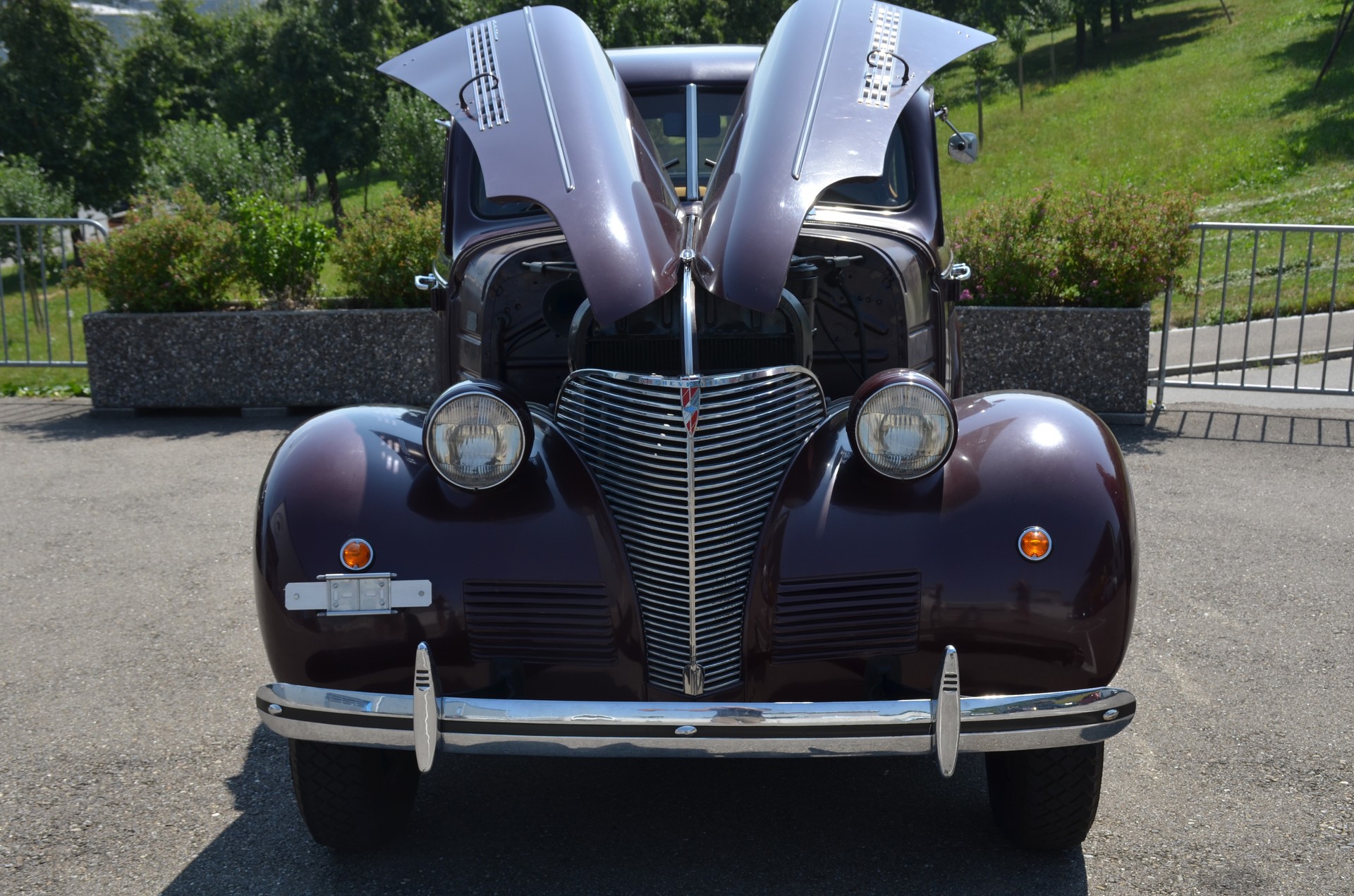 CHEVROLET Master Deluxe Sedan-image-3