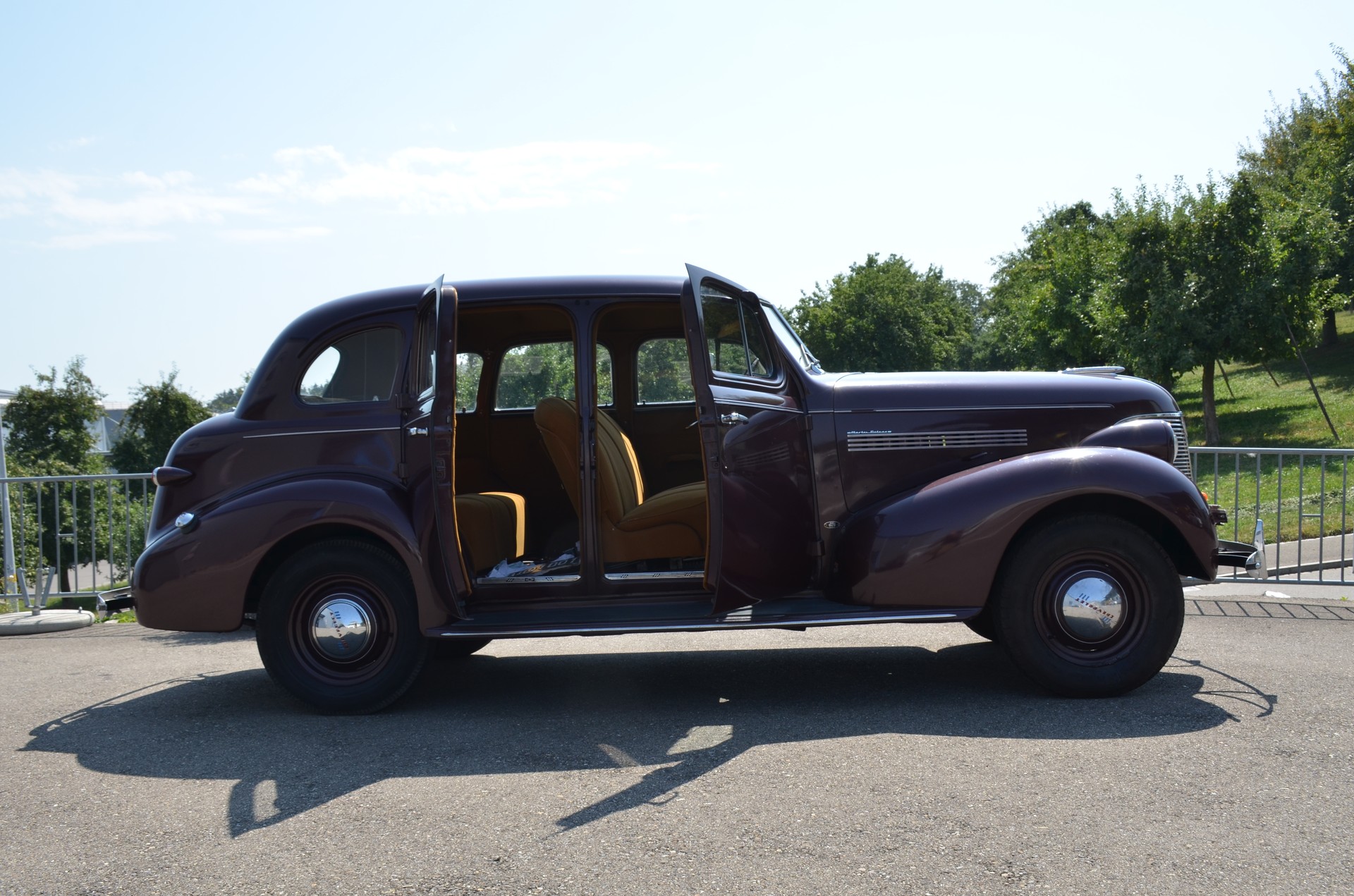 CHEVROLET Master Deluxe Sedan-image-6