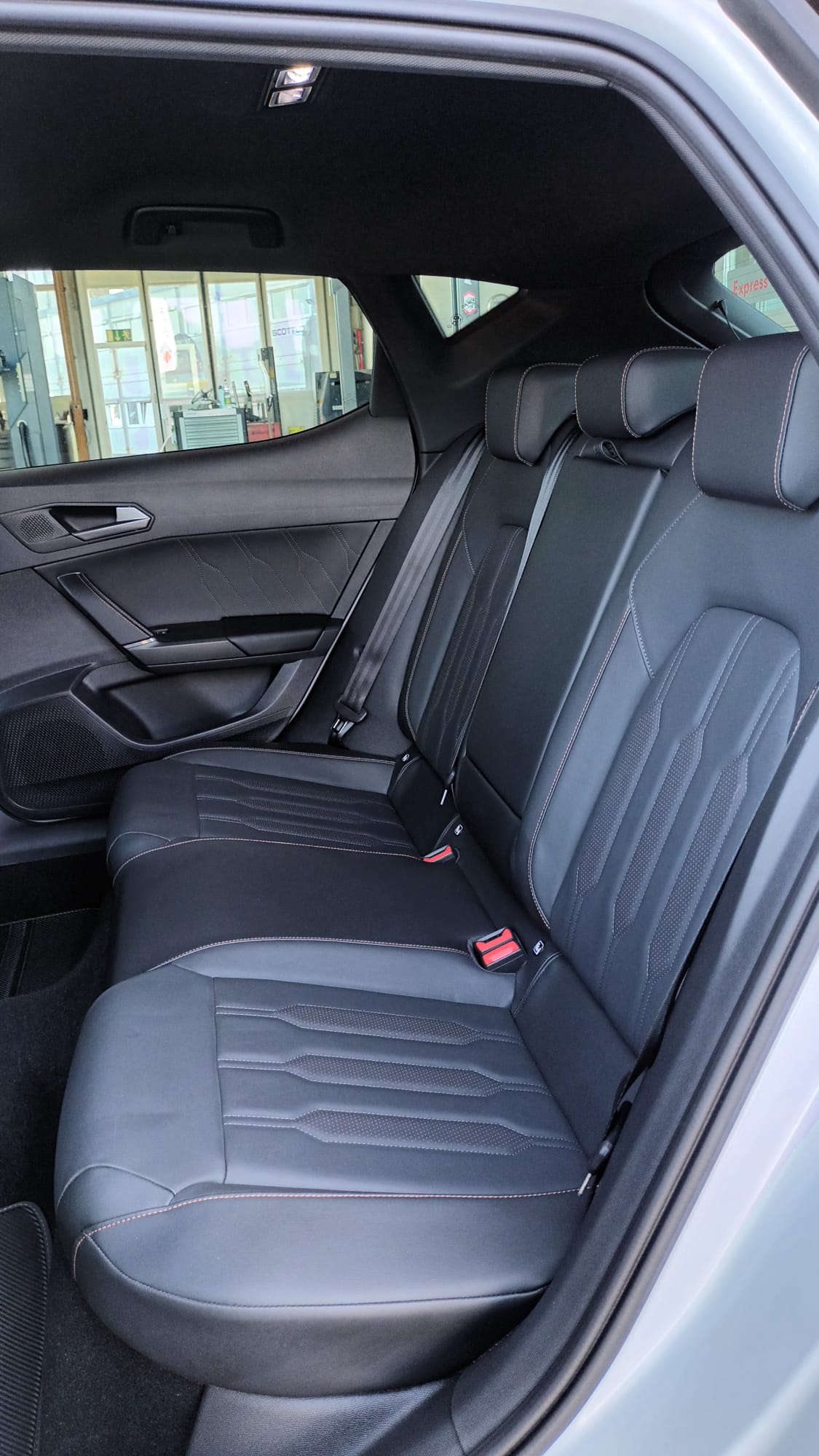 CUPRA LEON VZ 2.0 TSI DSG-image-14