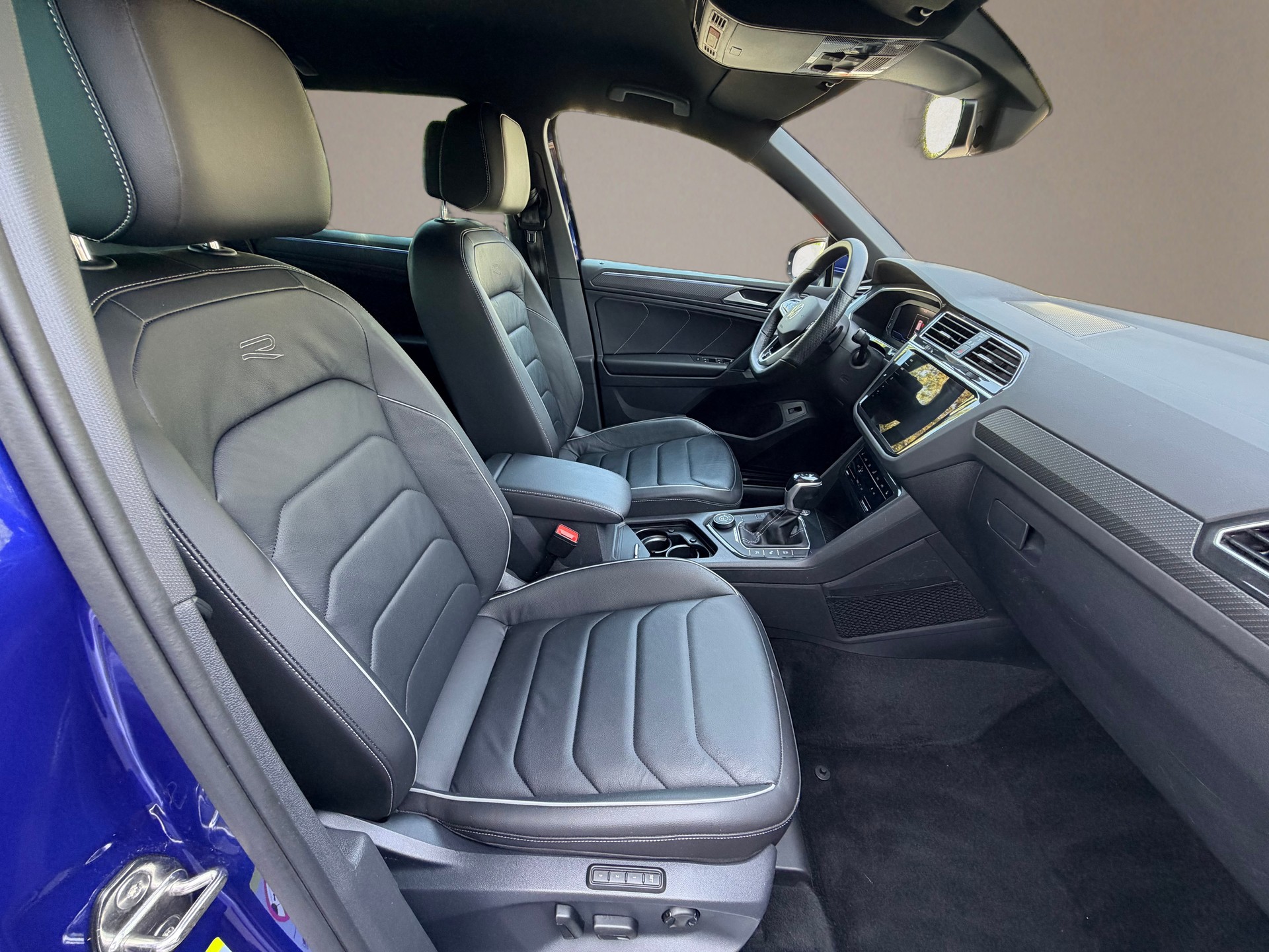VW Tiguan 2.0TSI R-Line 4Motion DSG-image-8