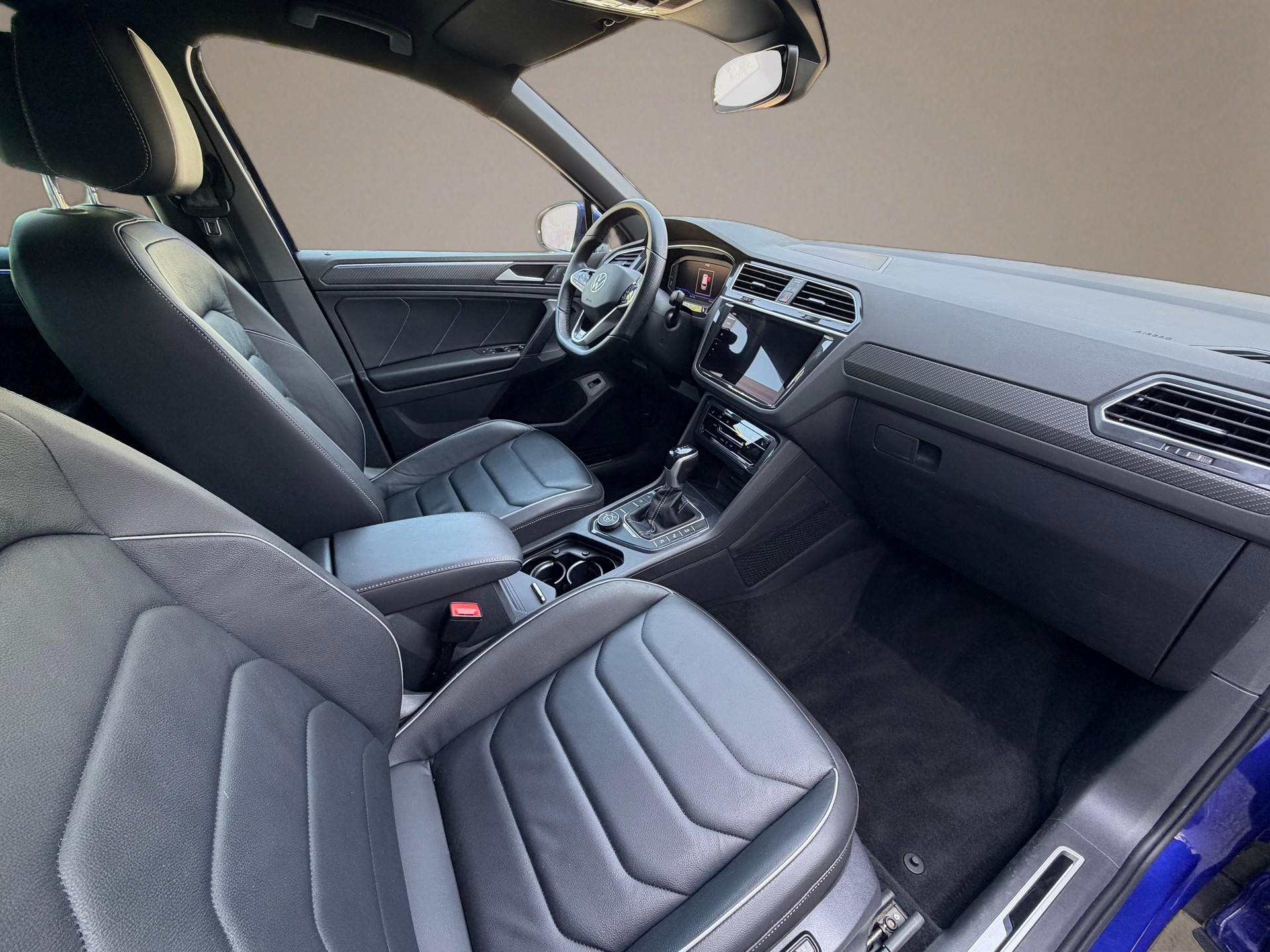 VW Tiguan 2.0TSI R-Line 4Motion DSG-image-9