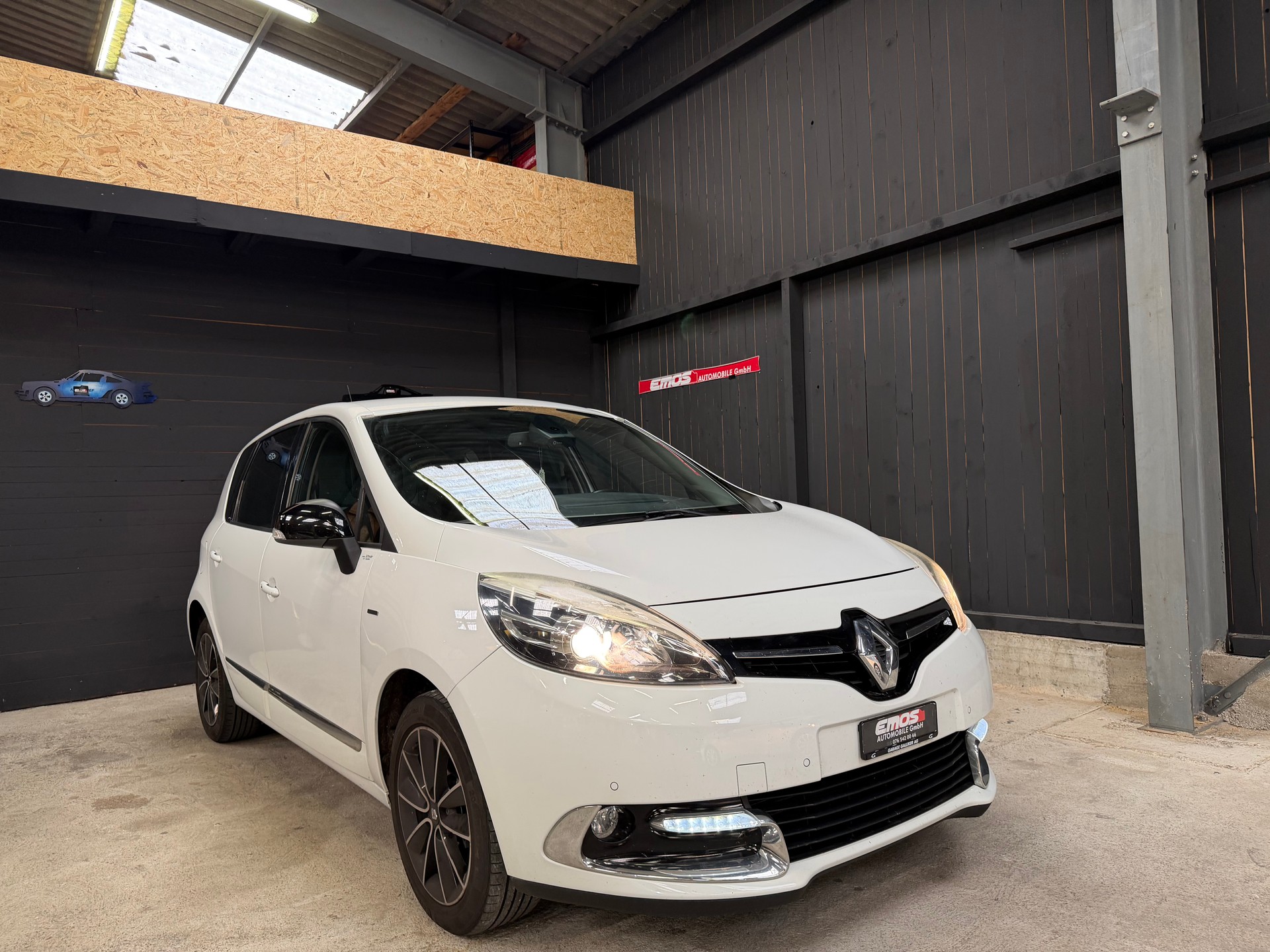 RENAULT Scénic 1.2 16V Turbo Bose Edition-image-0