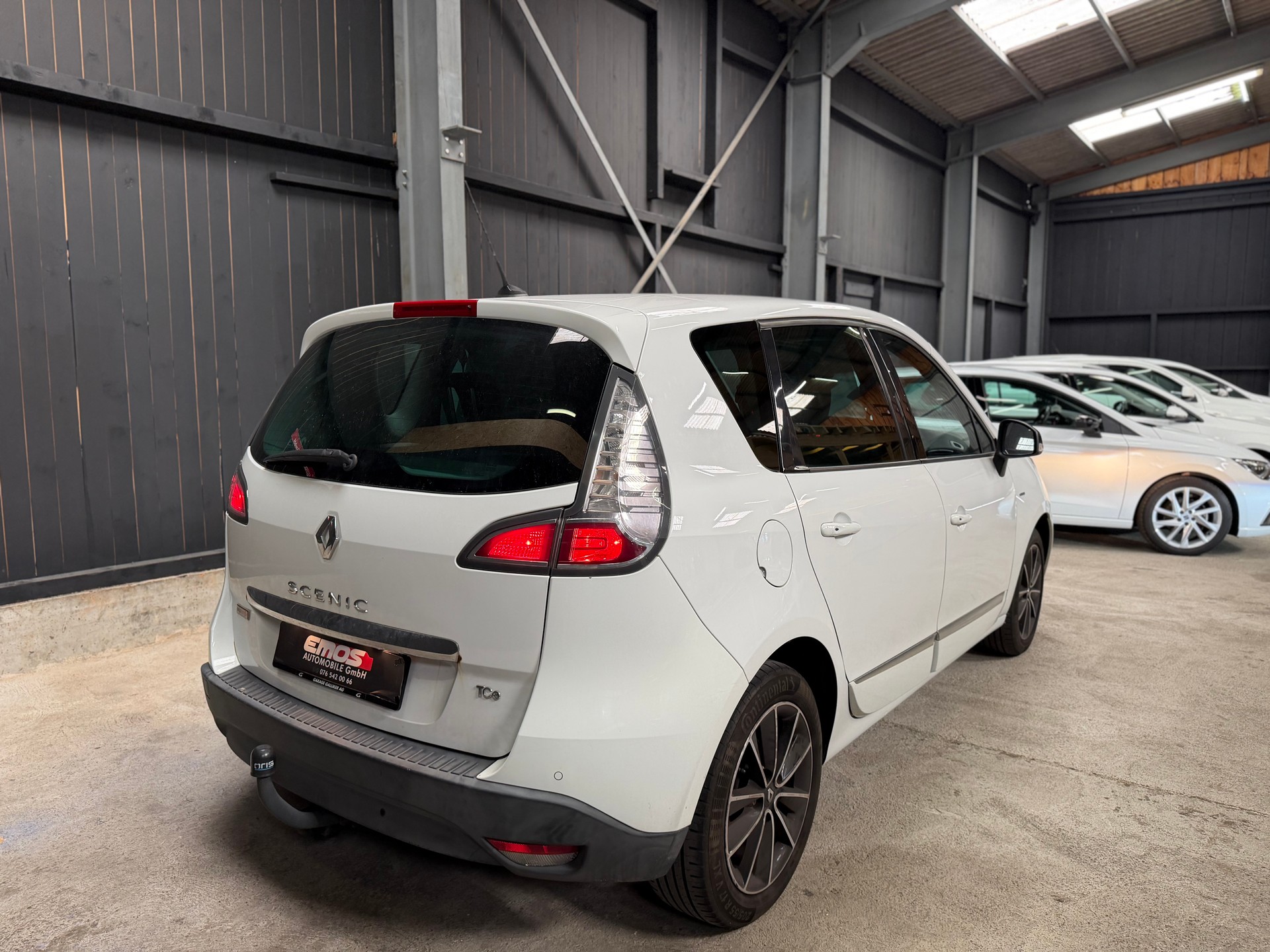 RENAULT Scénic 1.2 16V Turbo Bose Edition-image-5