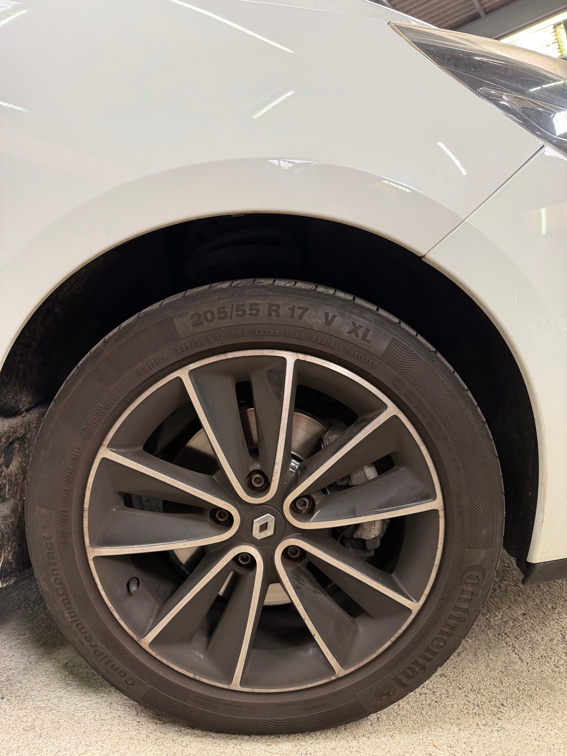 RENAULT Scénic 1.2 16V Turbo Bose Edition-image-15