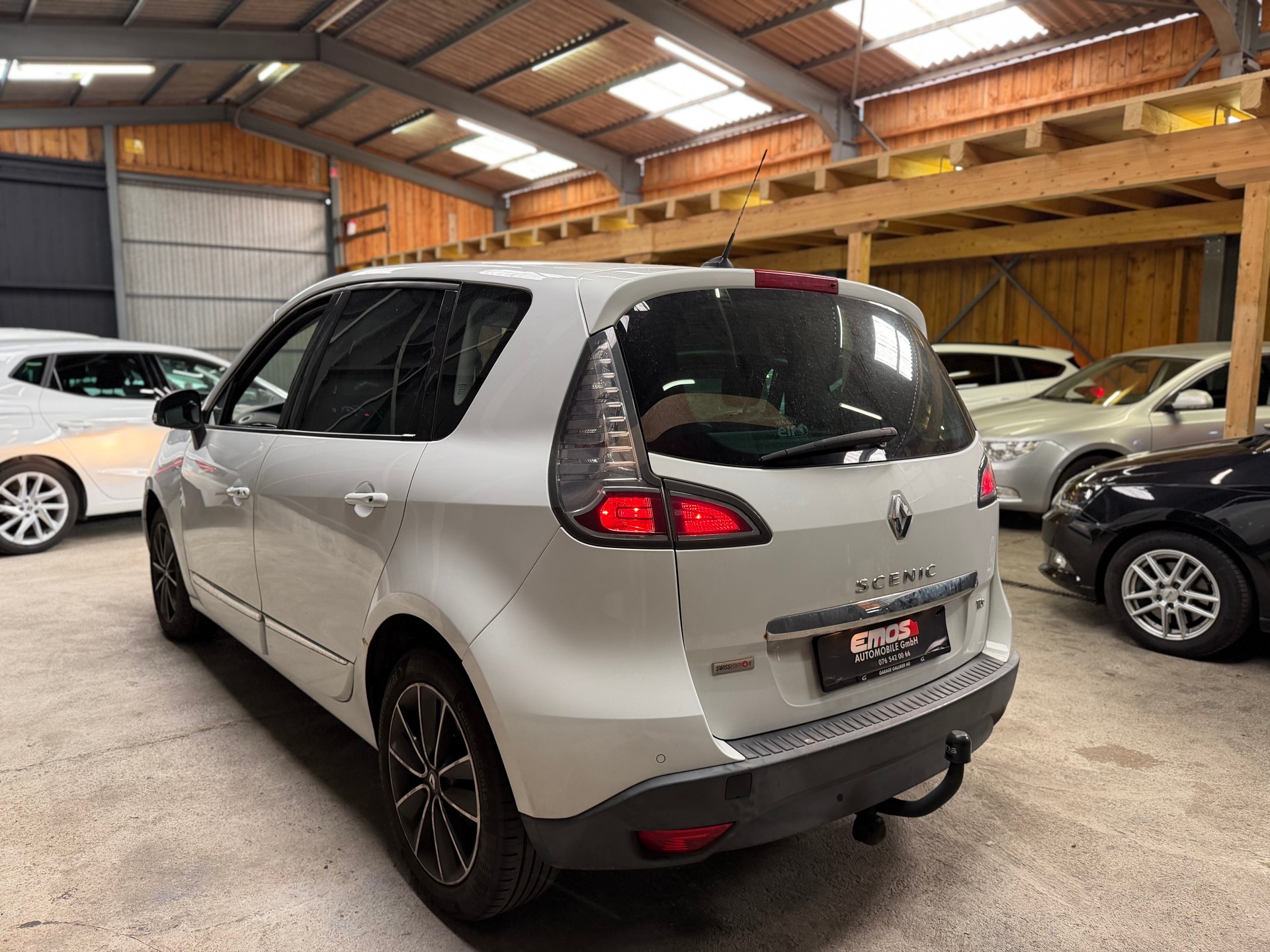 RENAULT Scénic 1.2 16V Turbo Bose Edition-image-4