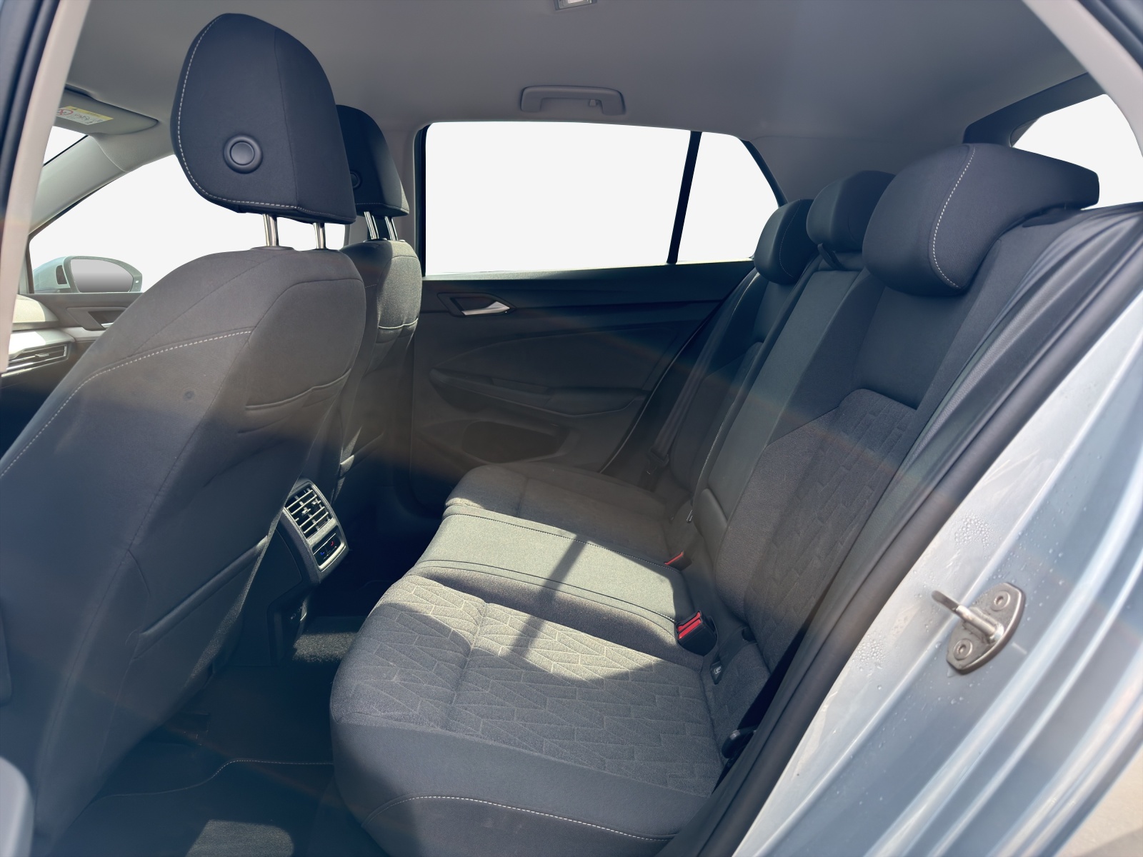 VW Golf 1.5 e TSI mHEV Life DSG-image-11