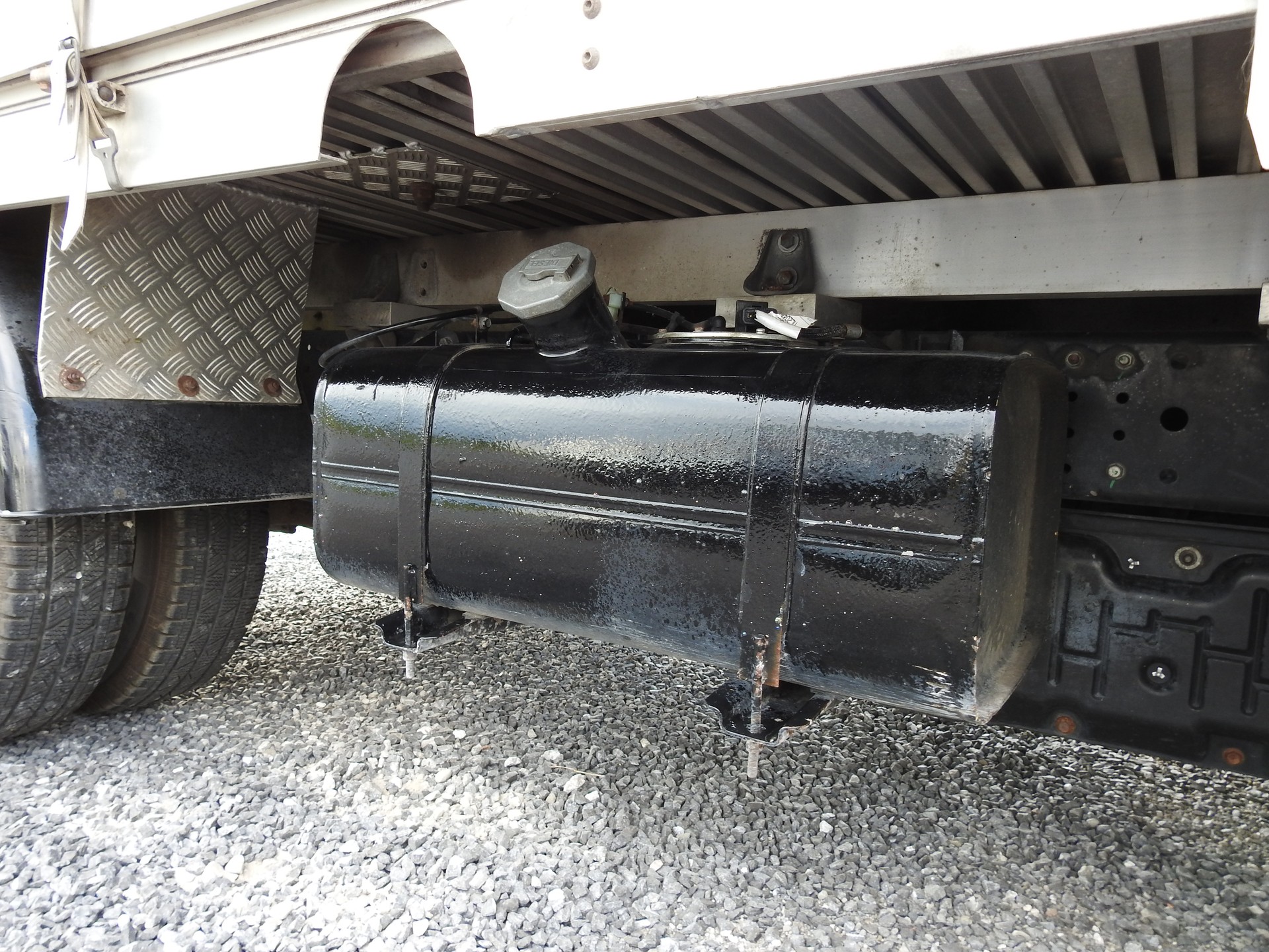 MITSUBISHI FUSO Canter-image-21