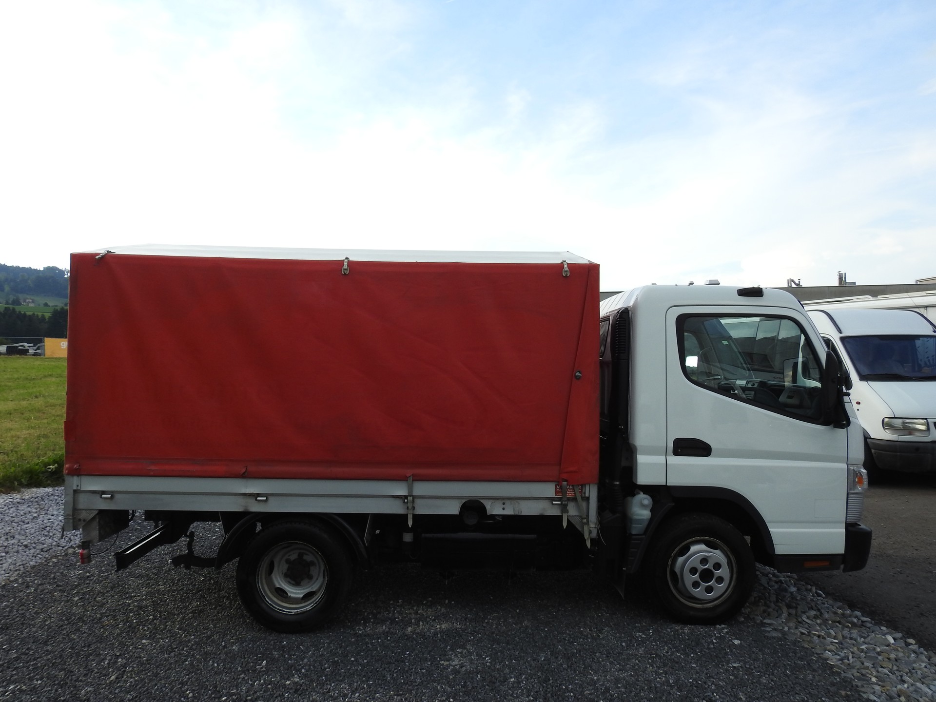 MITSUBISHI FUSO Canter-image-6