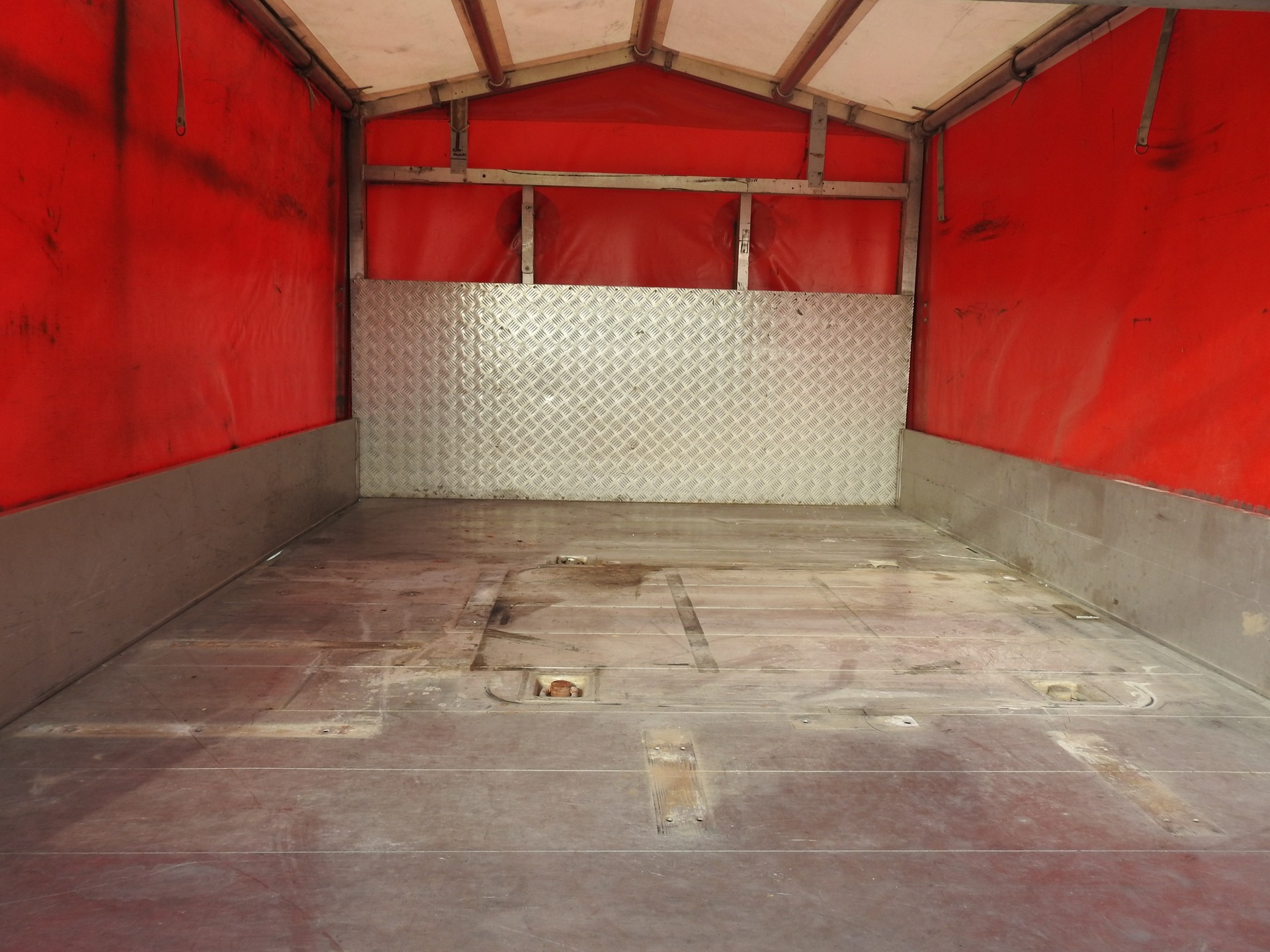 MITSUBISHI FUSO Canter-image-25