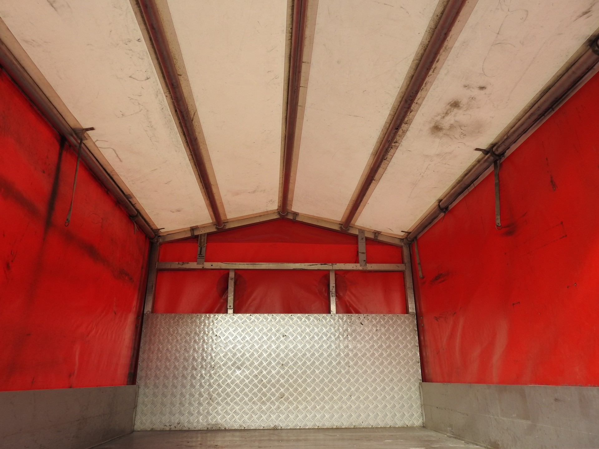 MITSUBISHI FUSO Canter-image-24