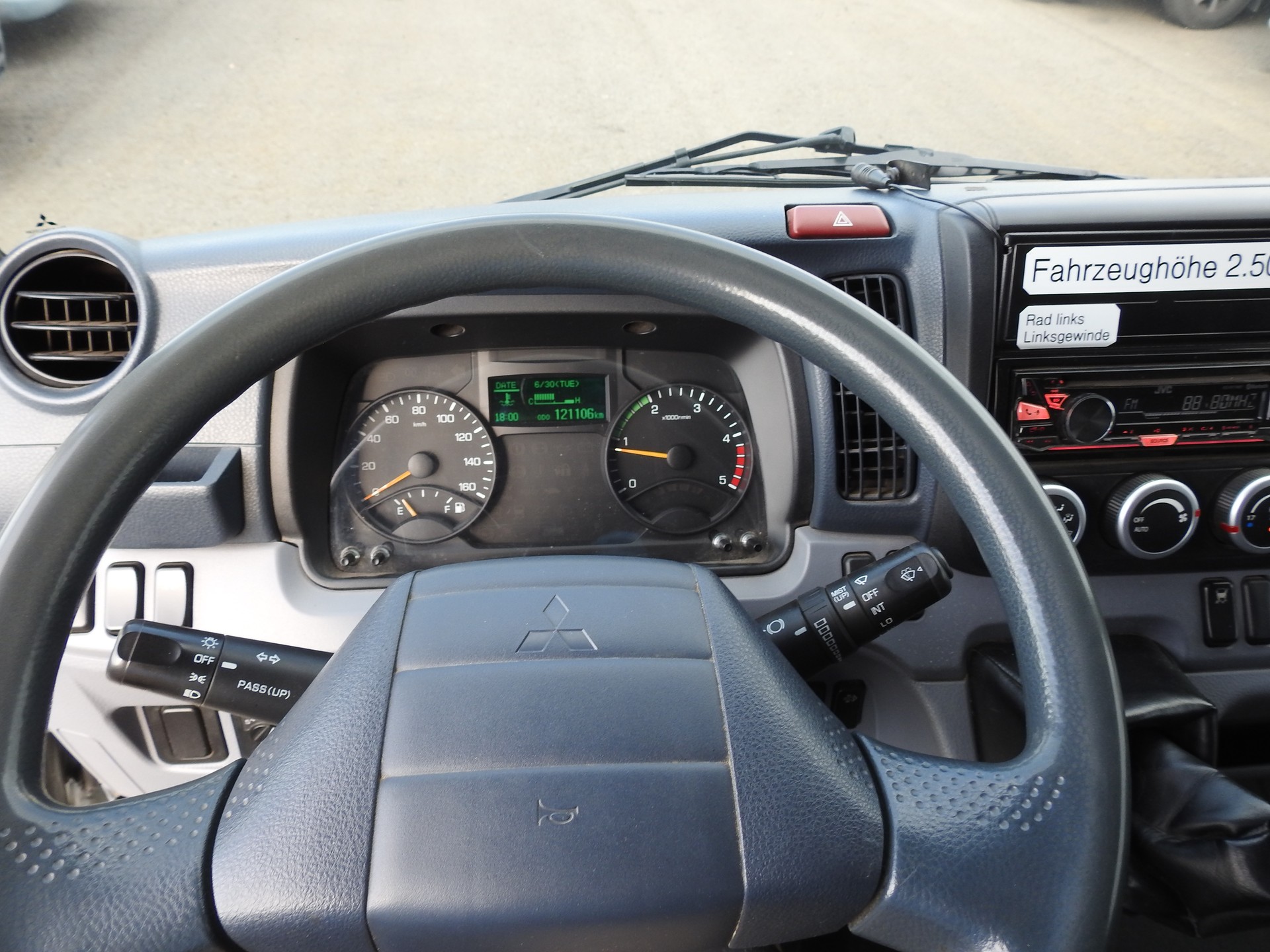 MITSUBISHI FUSO Canter-image-18