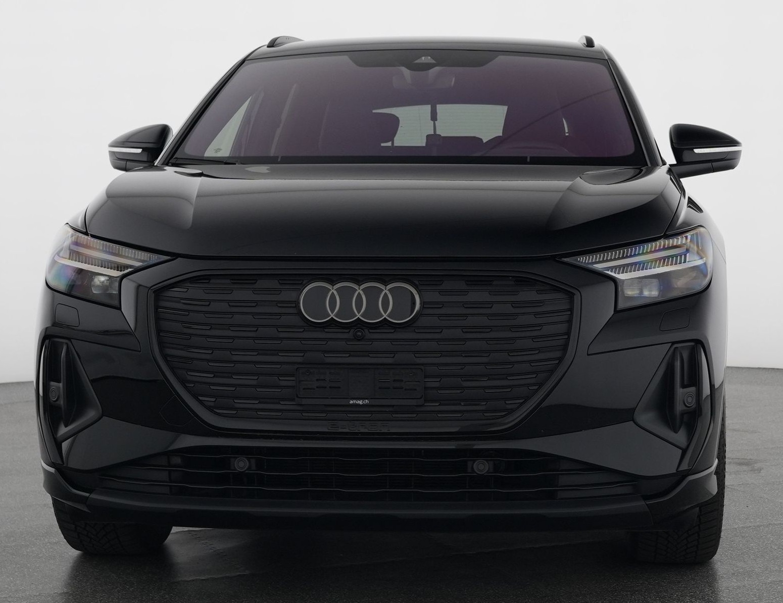 AUDI Q4 e-tron 45 Attraction quattro S-Line Modell 2025 mit 5 Jahren Garantie.-image-5