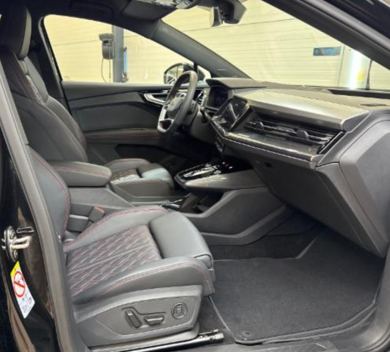 AUDI Q4 e-tron 45 Attraction quattro S-Line Modell 2025 mit 5 Jahren Garantie.-image-7