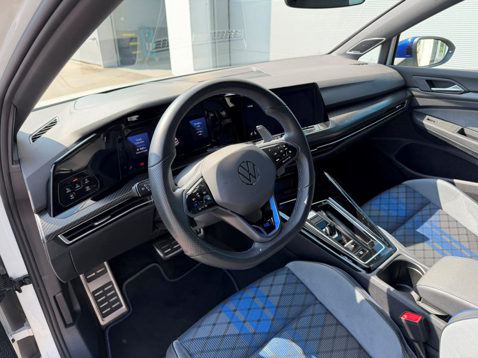 VW Golf 2.0 TSI R DSG 4Motion R 20 Years-image-9