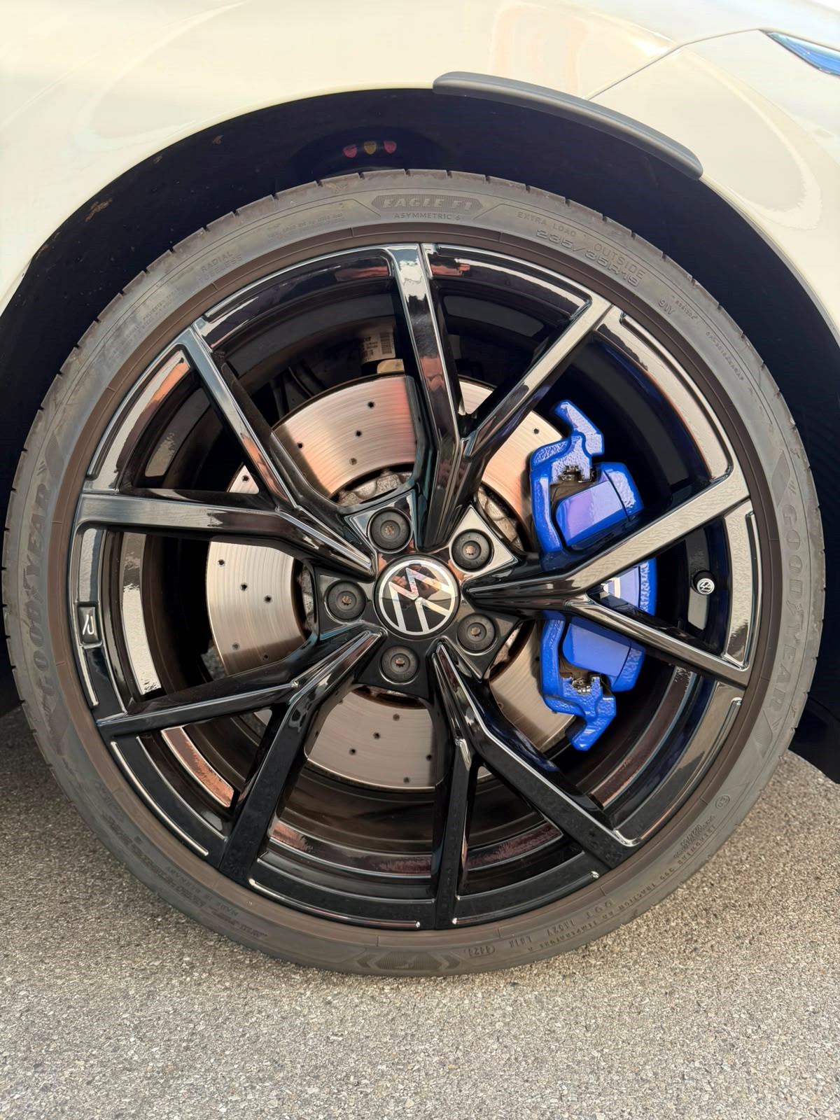 VW Golf 2.0 TSI R DSG 4Motion R 20 Years-image-9