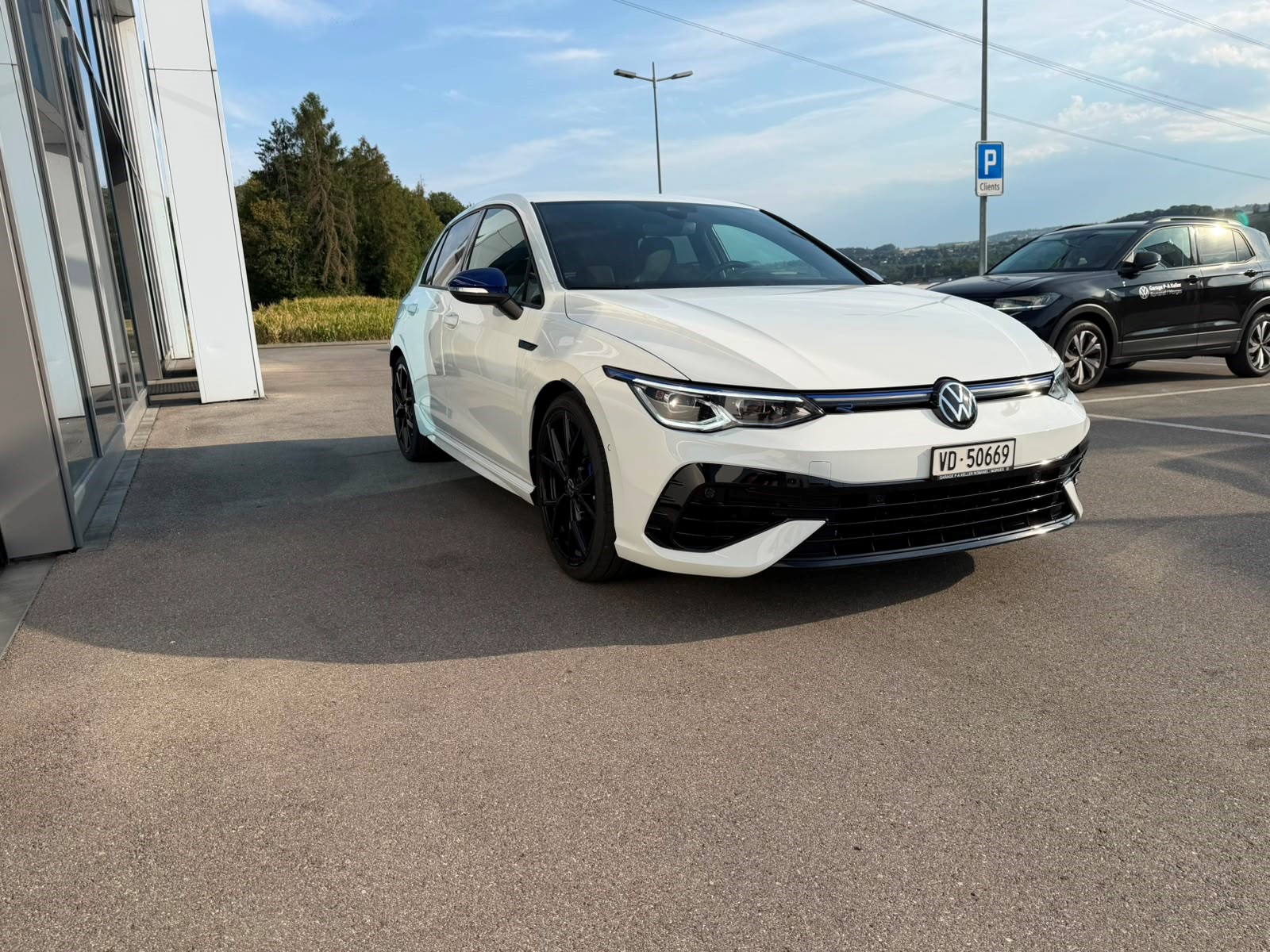 VW Golf 2.0 TSI R DSG 4Motion R 20 Years-showroom-element-2