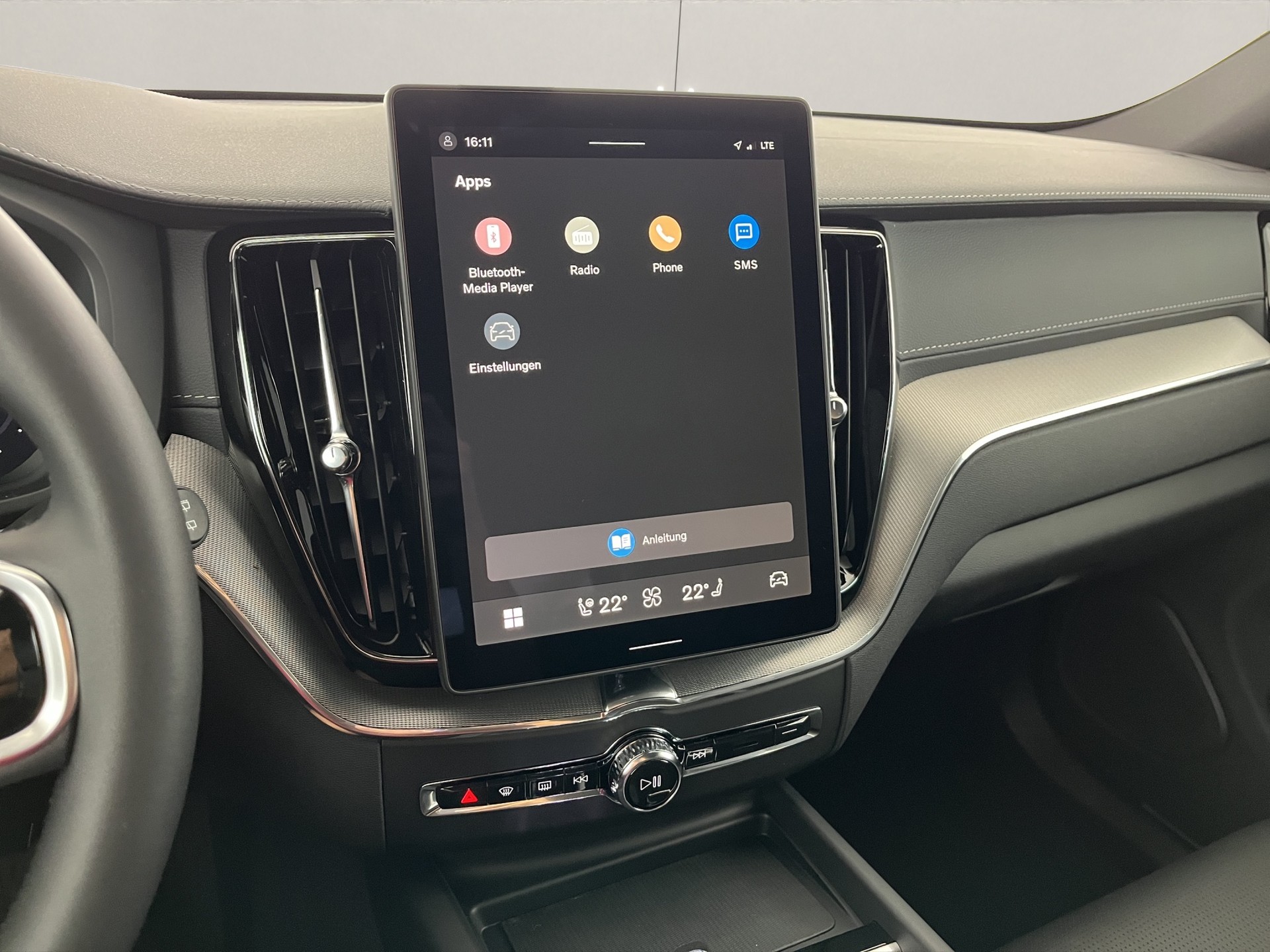 VOLVO XC60 2.0 T8 TE Black Edition eAWD-image-12