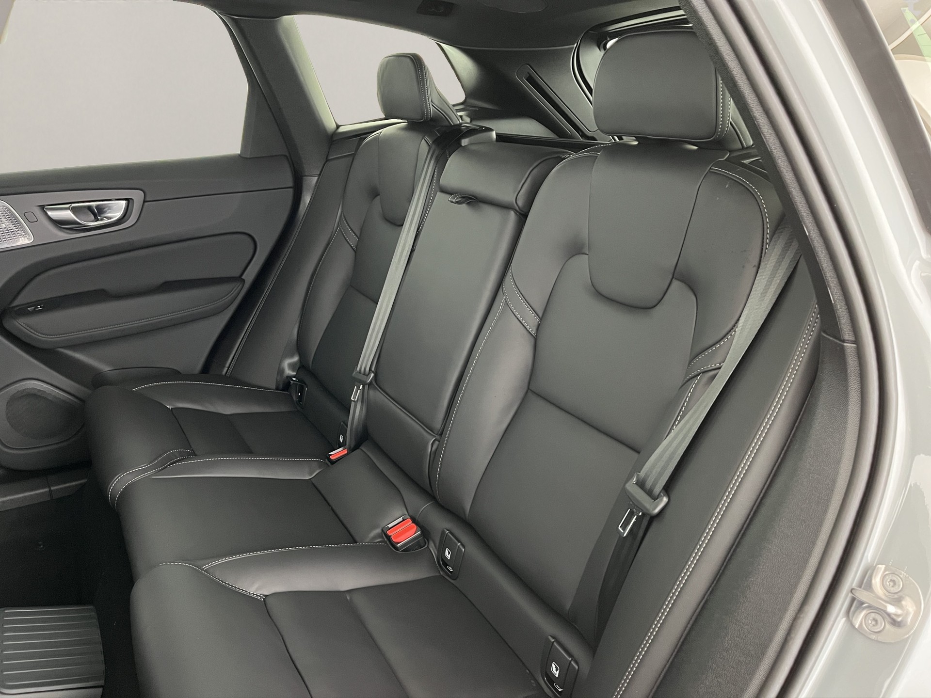 VOLVO XC60 2.0 T8 TE Black Edition eAWD-image-16