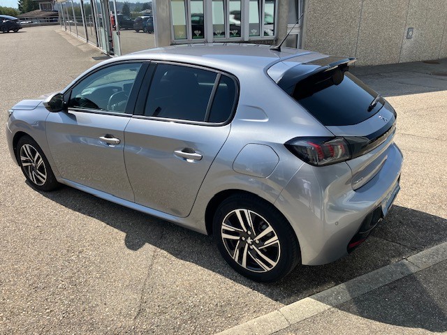 PEUGEOT 208 1.2 PureTech Allure Pack EAT8-image-3