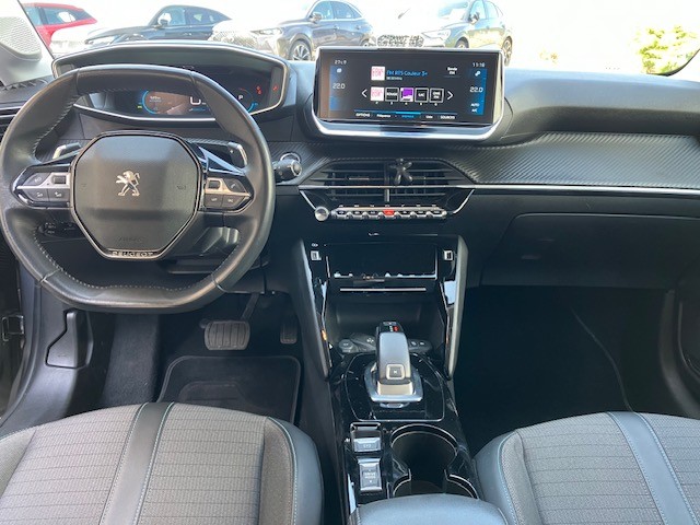 PEUGEOT 208 1.2 PureTech Allure Pack EAT8-image-6