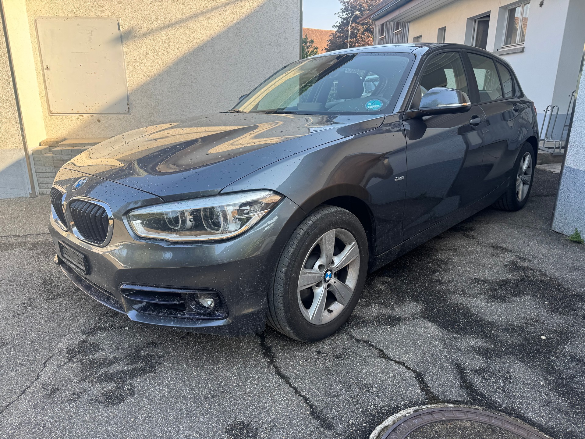 BMW 118d xDrive-image-1