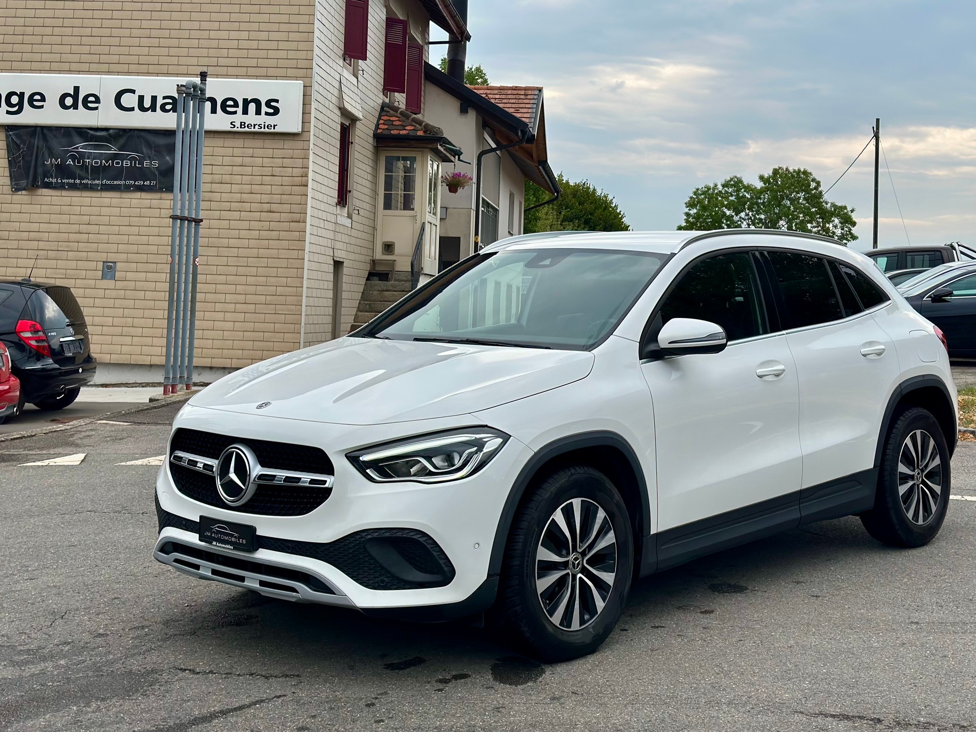 MERCEDES-BENZ GLA 200 Style 7G-DCT-image-0
