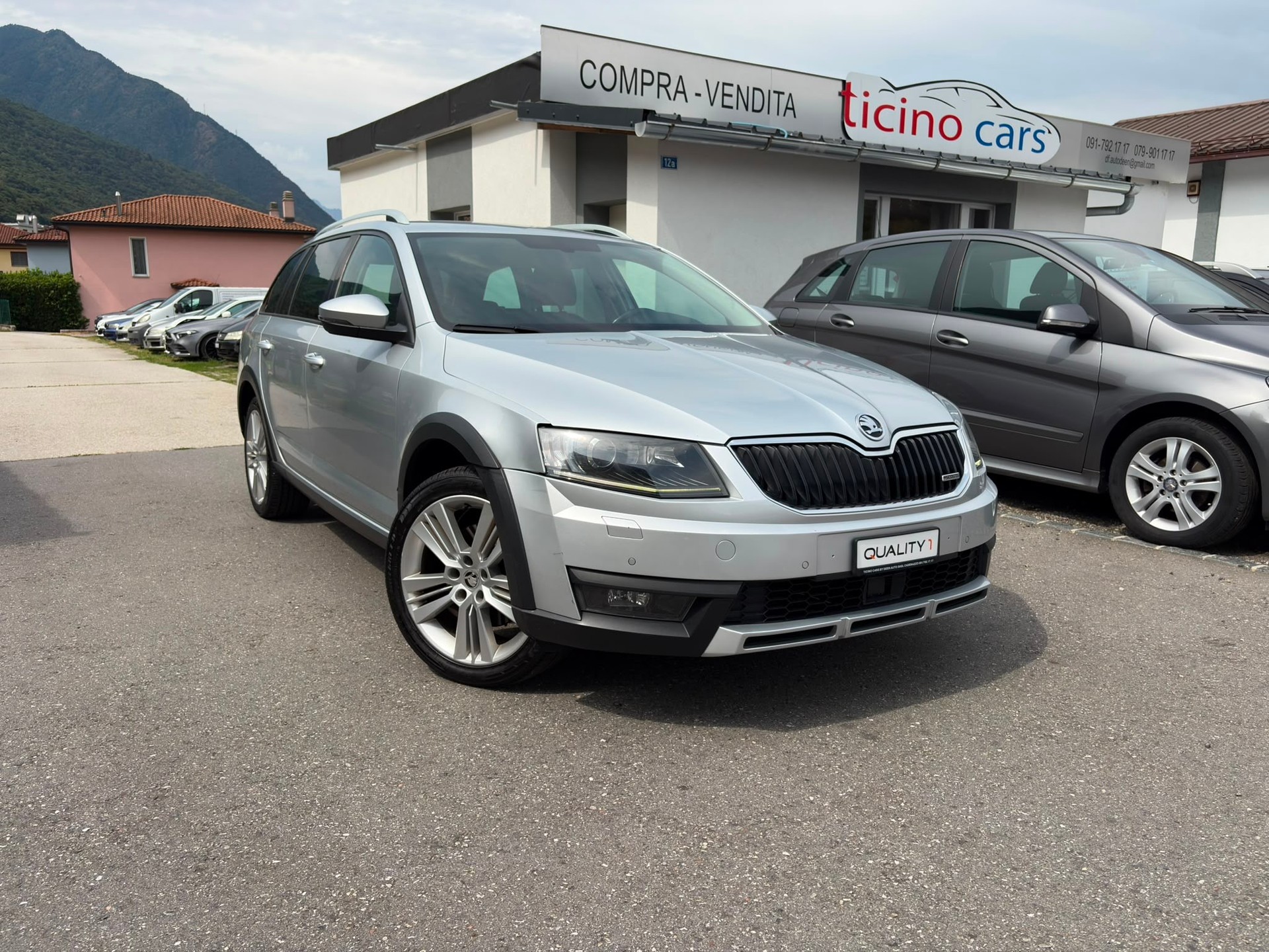 SKODA Octavia Combi 2.0 TDI Scout 4x4 DSG-image-0