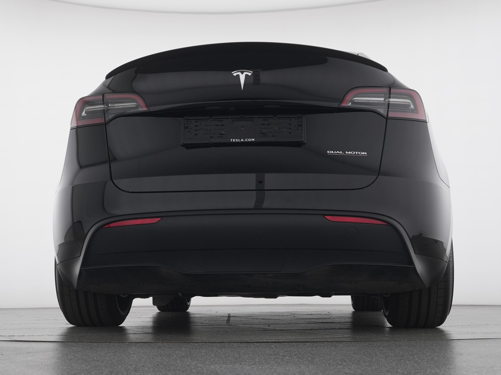 TESLA Model Y Performance-image-4