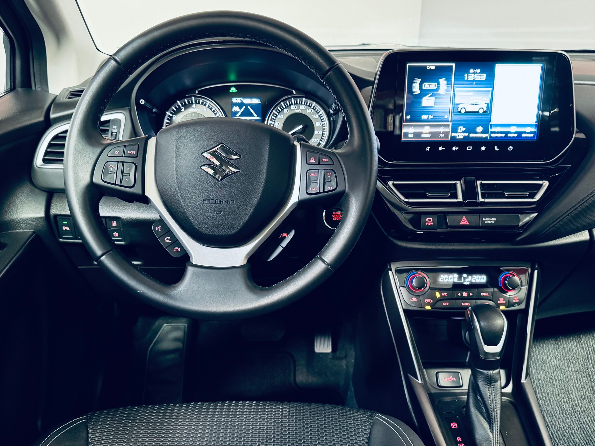 SUZUKI S-Cross 1.5 Compact Top Hybrid-image-15