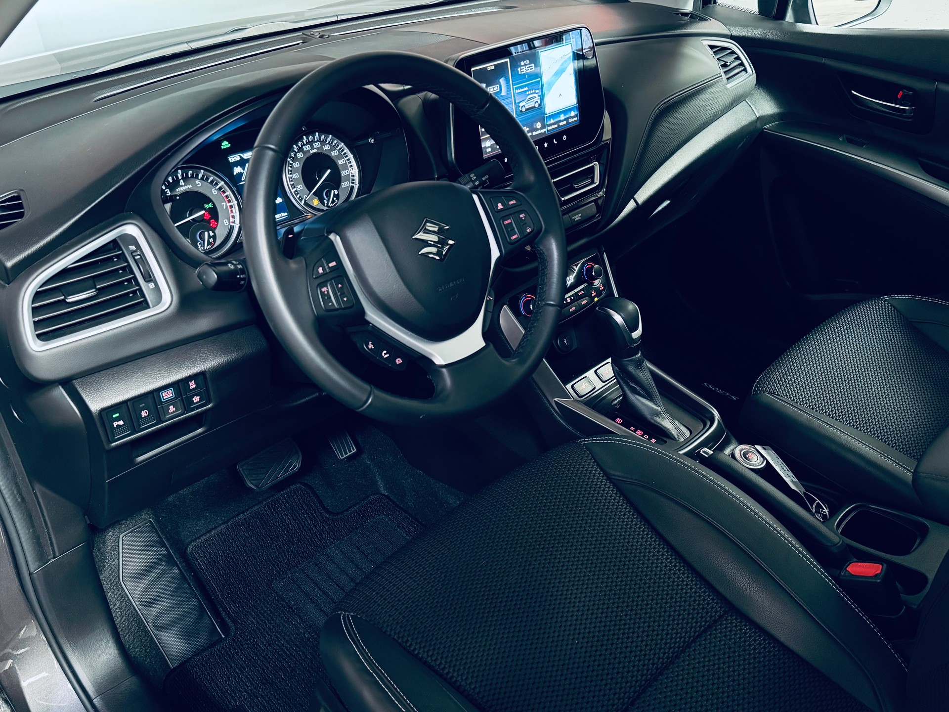 SUZUKI S-Cross 1.5 Compact Top Hybrid-image-13