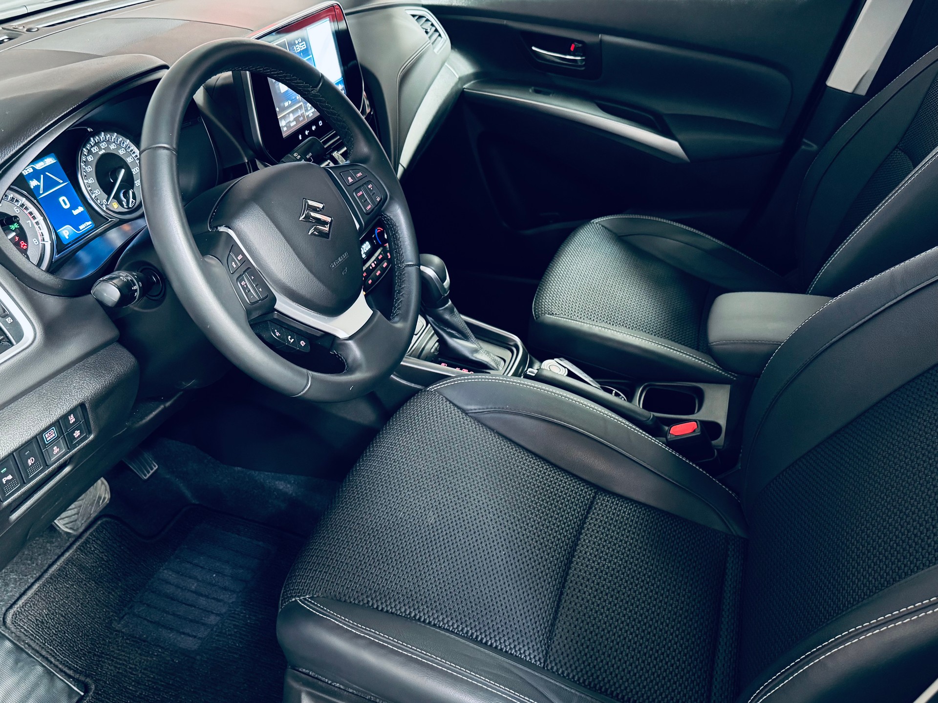 SUZUKI S-Cross 1.5 Compact Top Hybrid-image-12