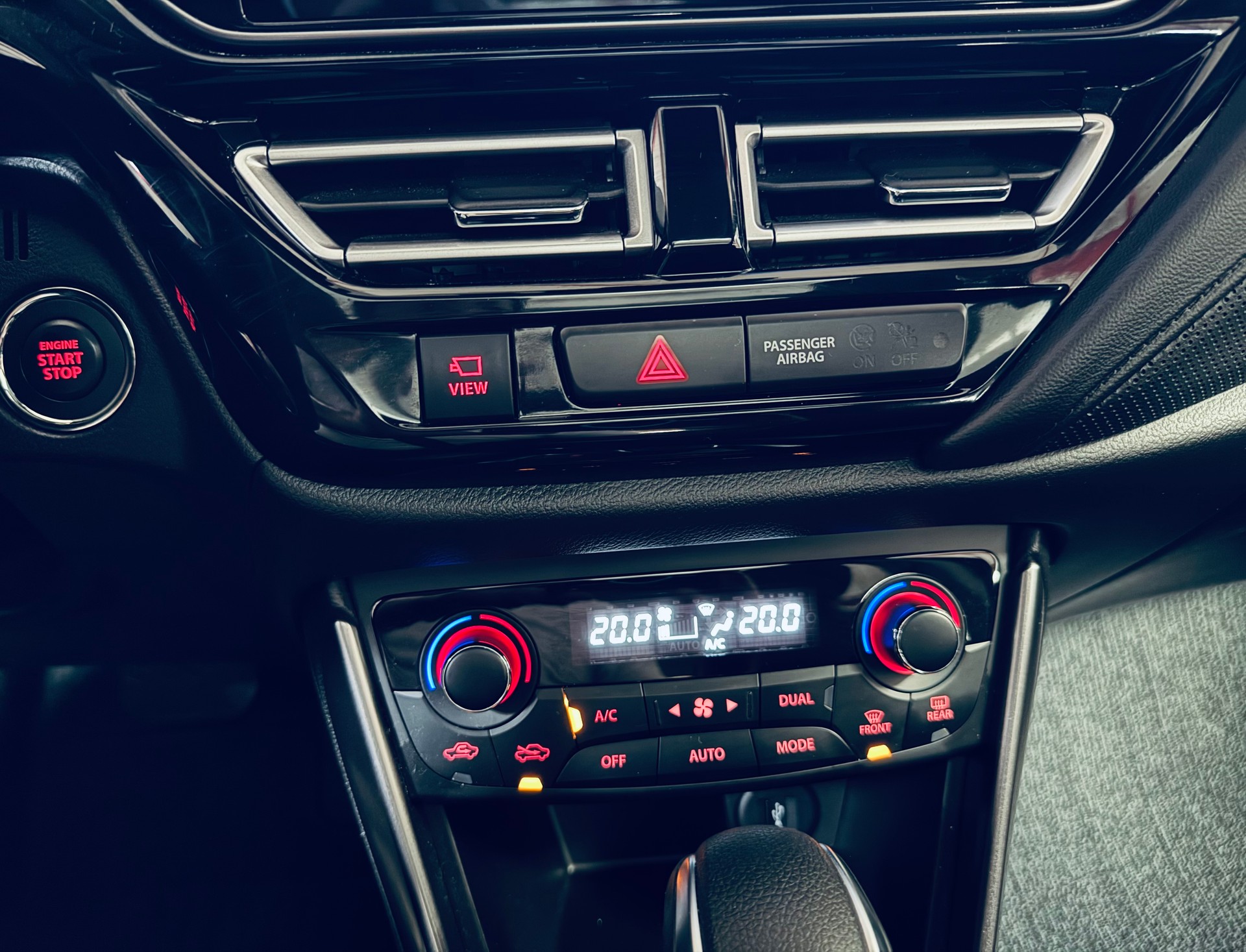 SUZUKI S-Cross 1.5 Compact Top Hybrid-image-24