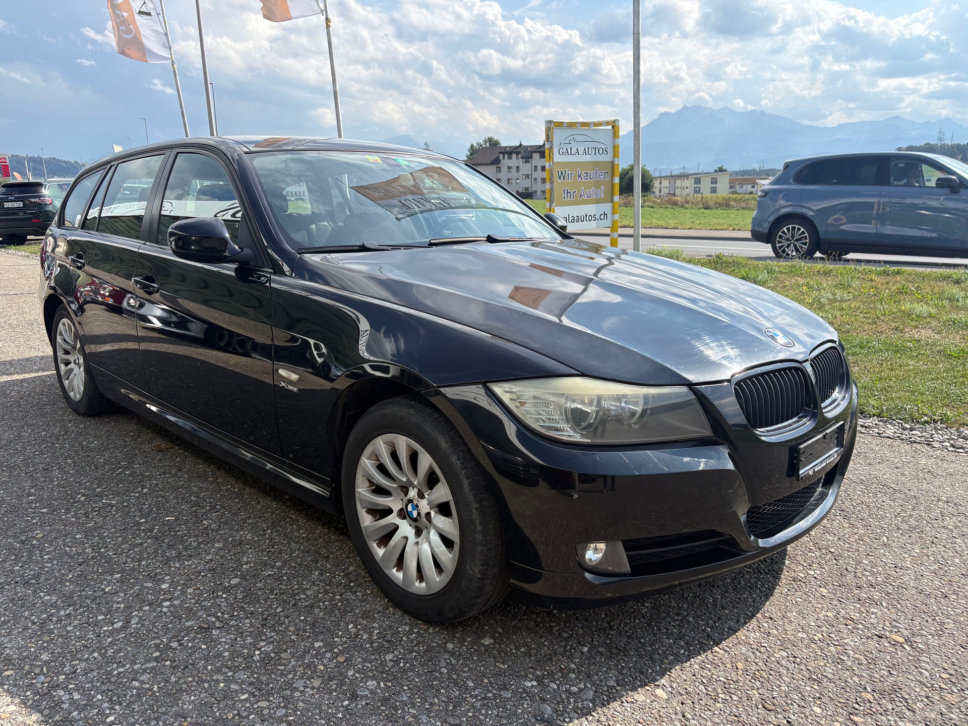 BMW 320d xDrive-image-2