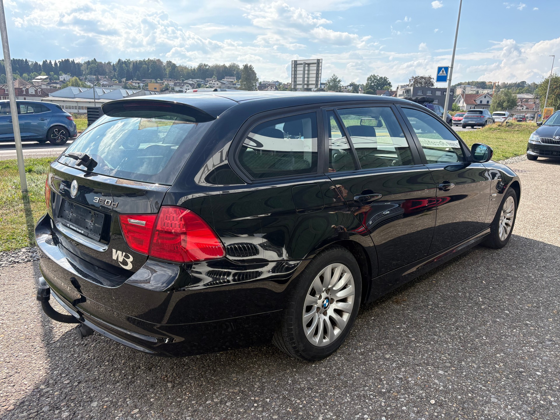 BMW 320d xDrive-image-3