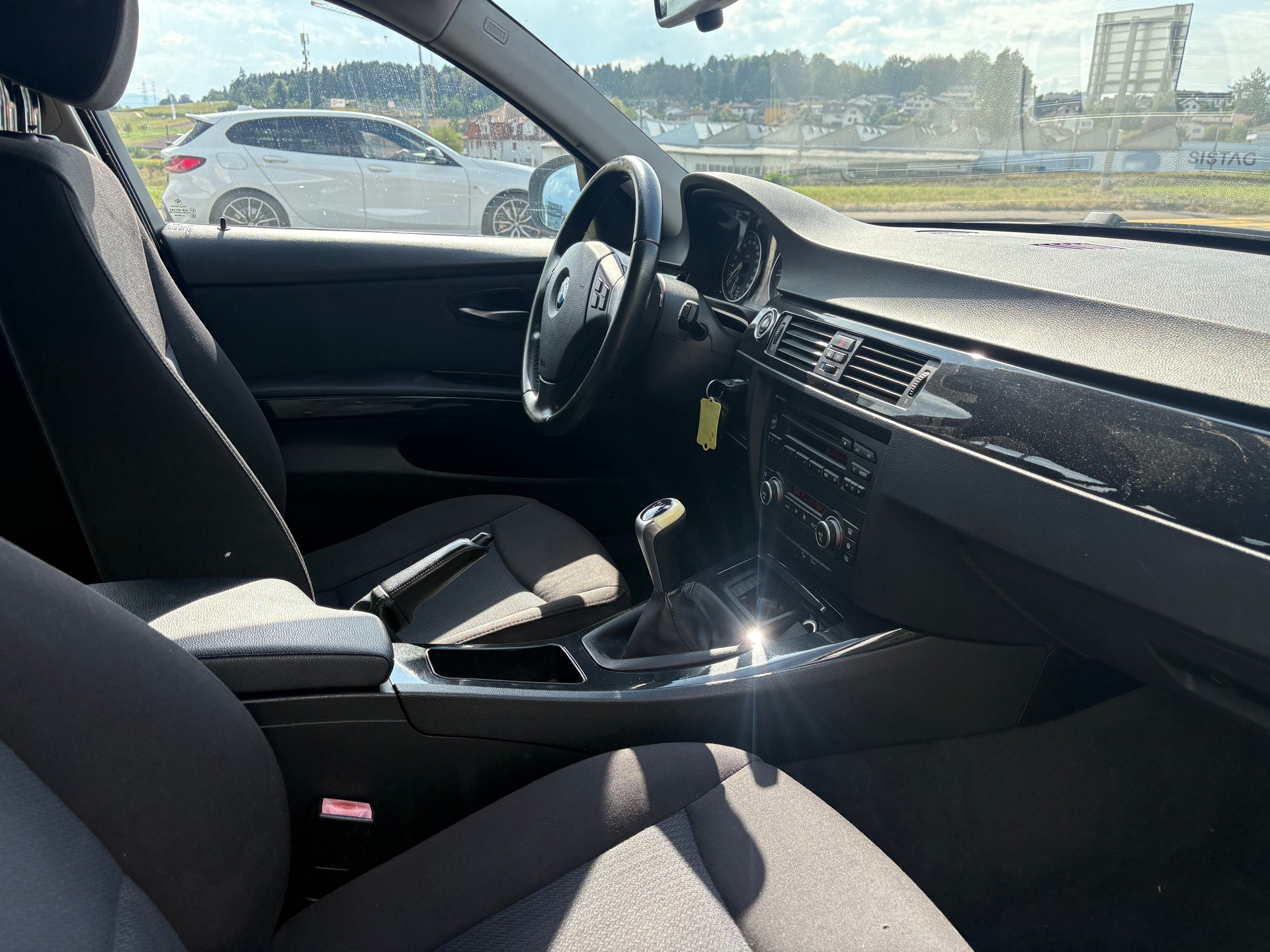 BMW 320d xDrive-image-13