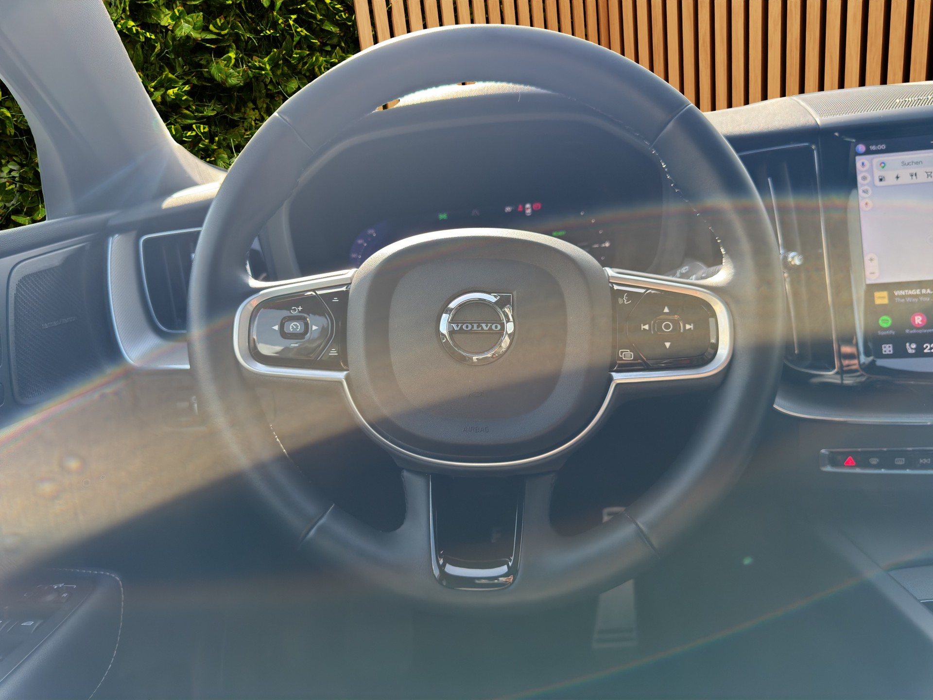 VOLVO XC60 2.0 T8 TE R-Design eAWD-image-10