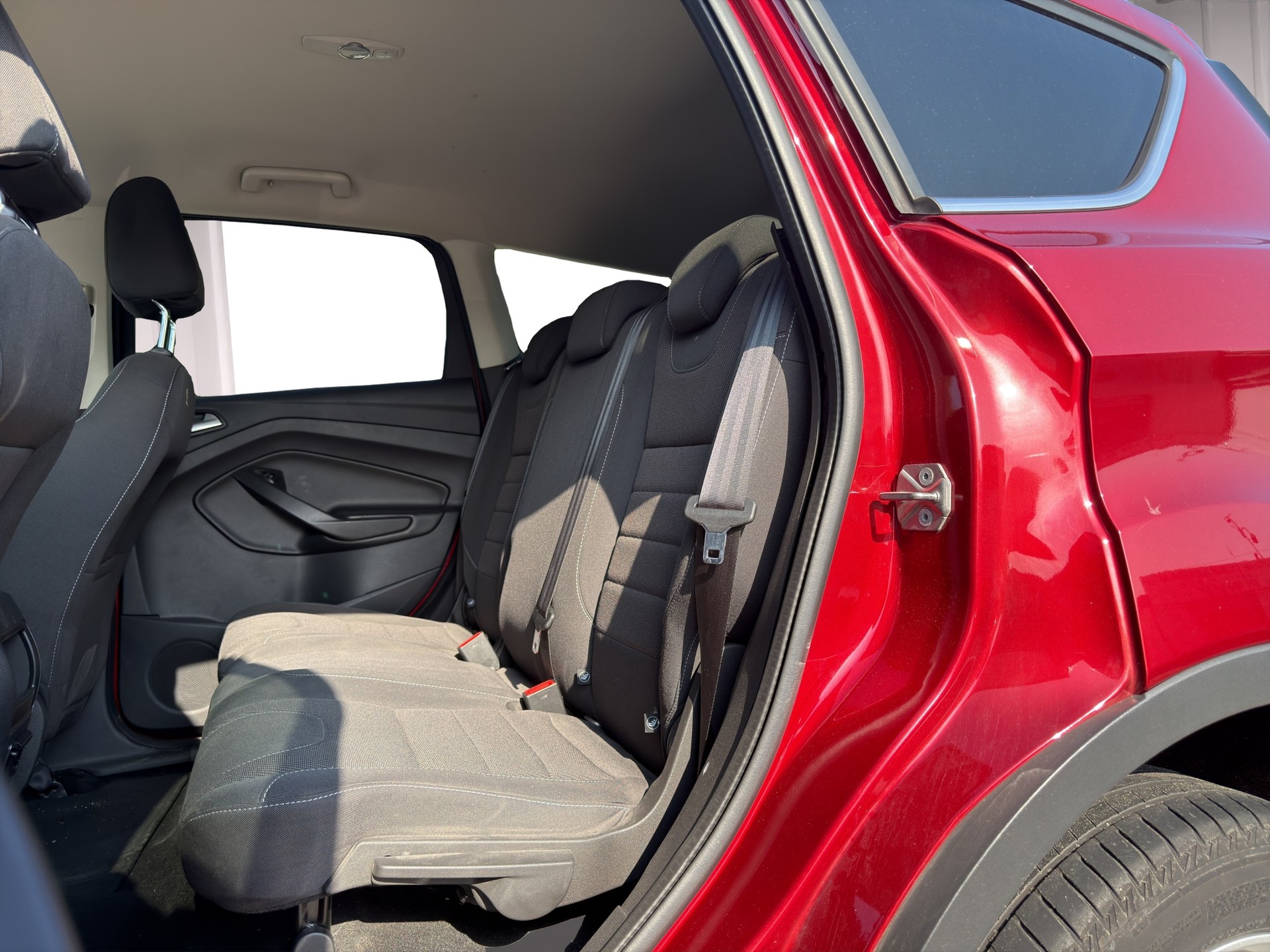 FORD Kuga 1.5 SCTi Carving 2WD-image-9