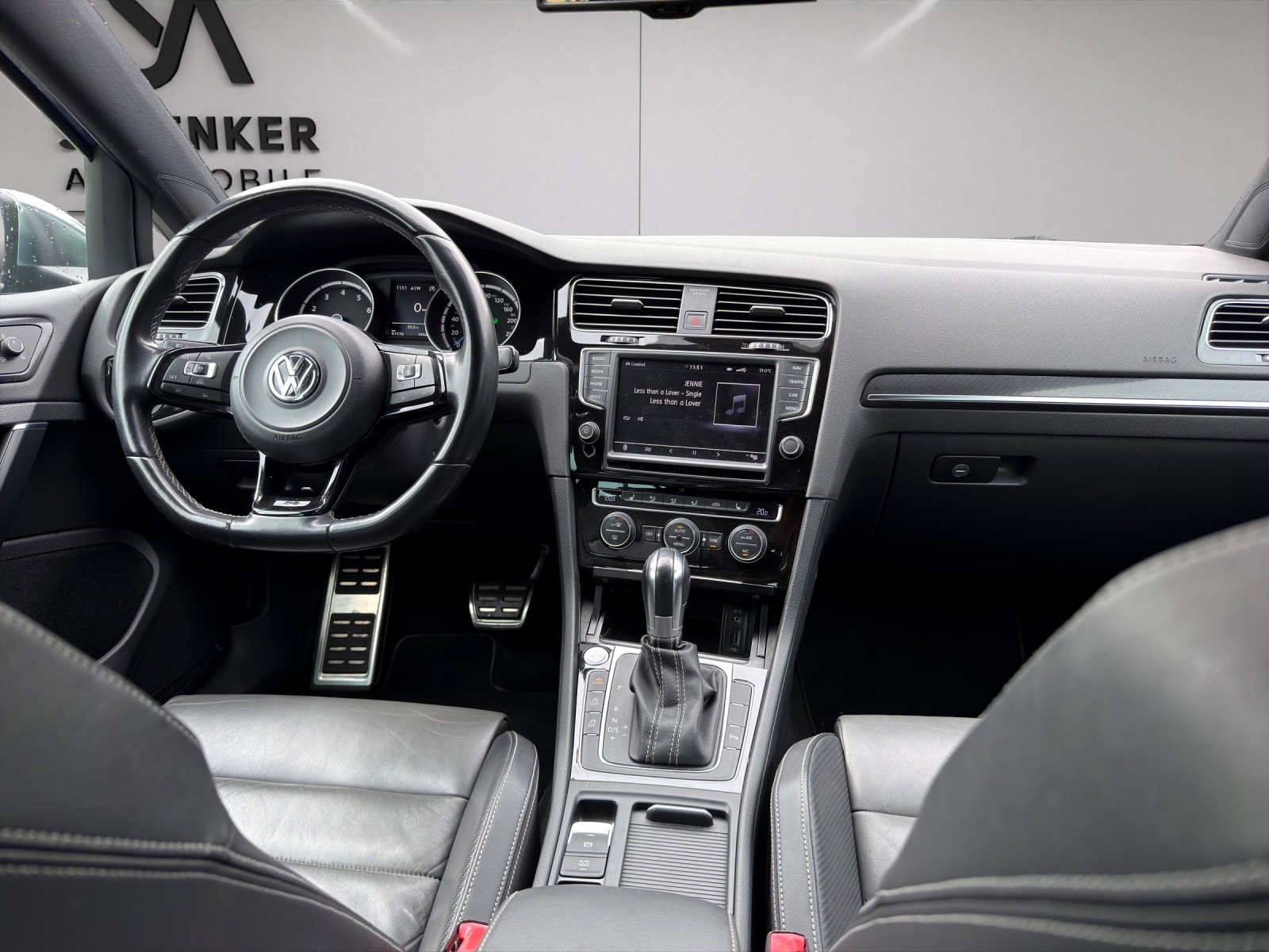 VW Golf 2.0 TSI R 4Motion DSG-image-14