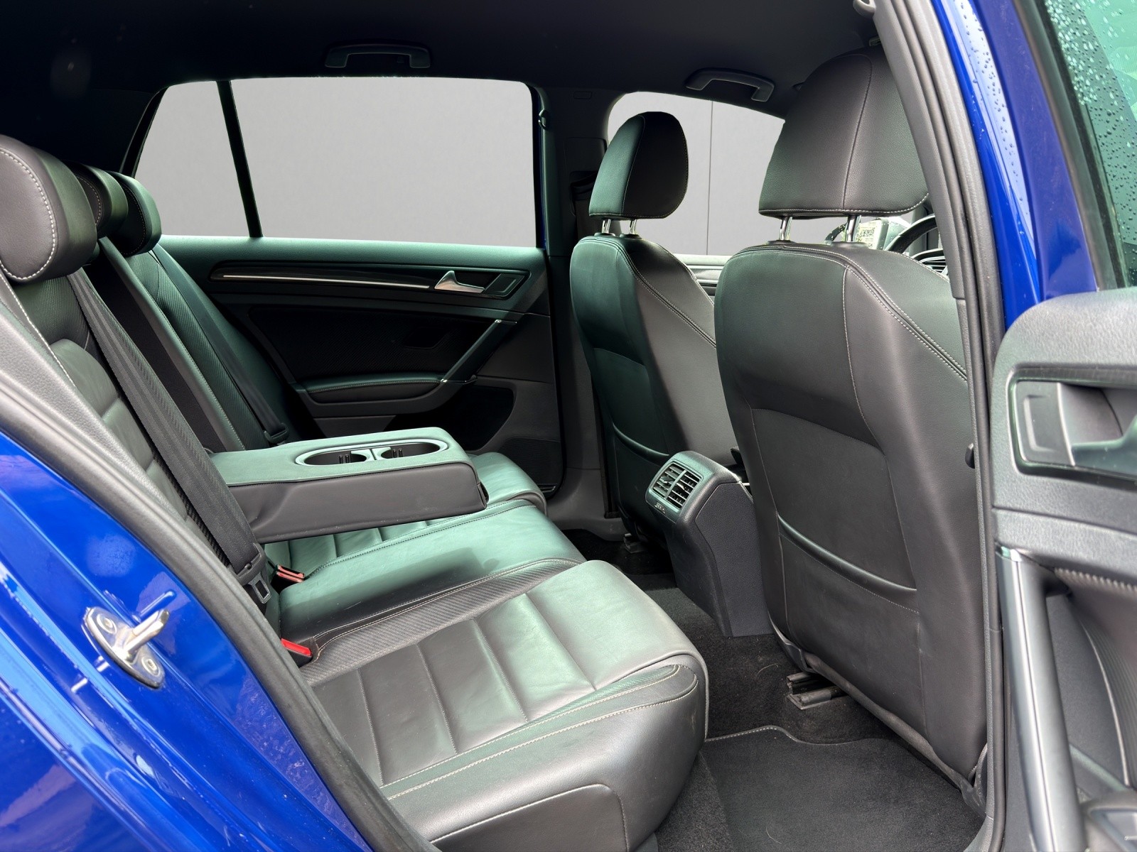 VW Golf 2.0 TSI R 4Motion DSG-image-12