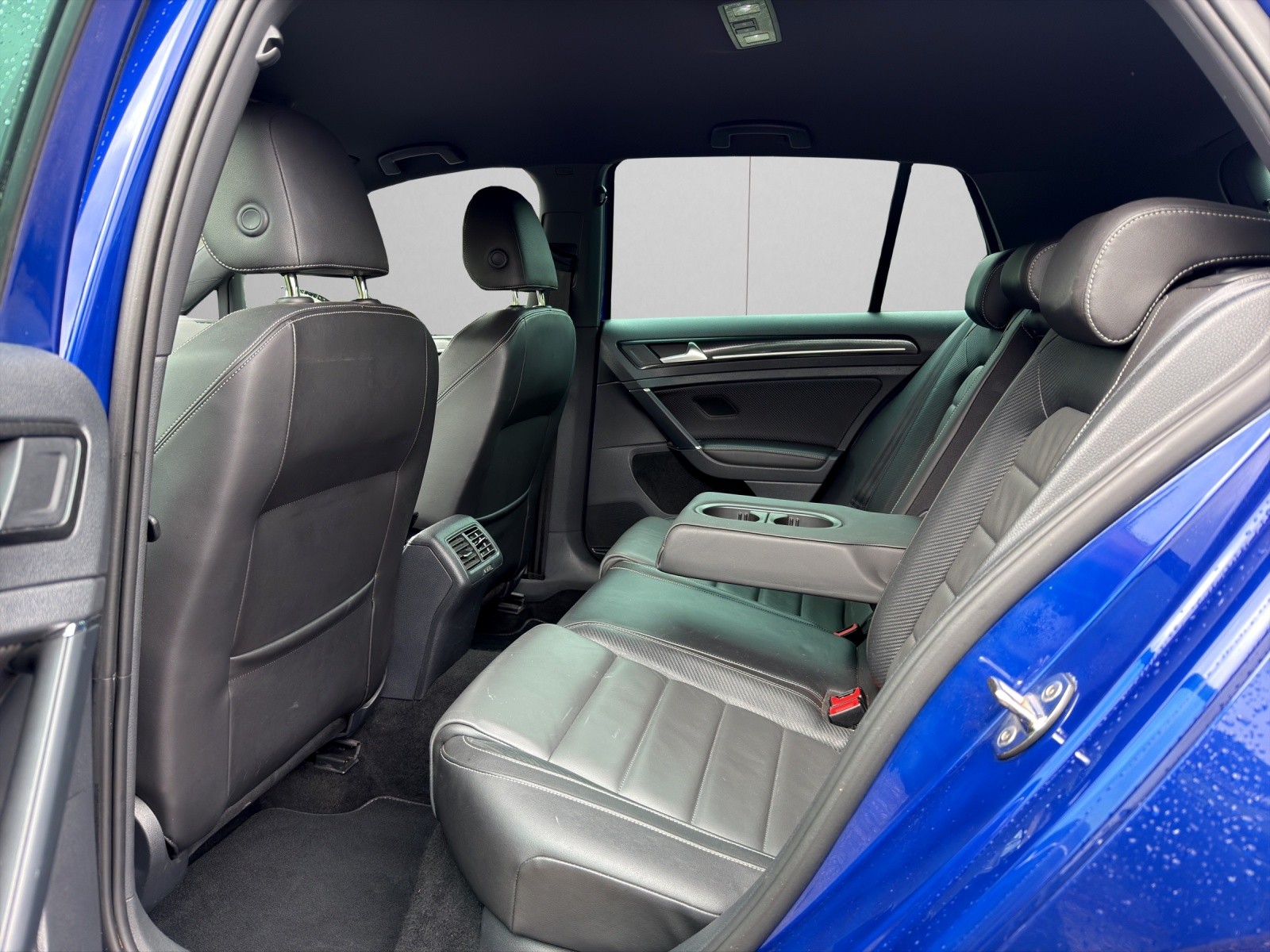 VW Golf 2.0 TSI R 4Motion DSG-image-10