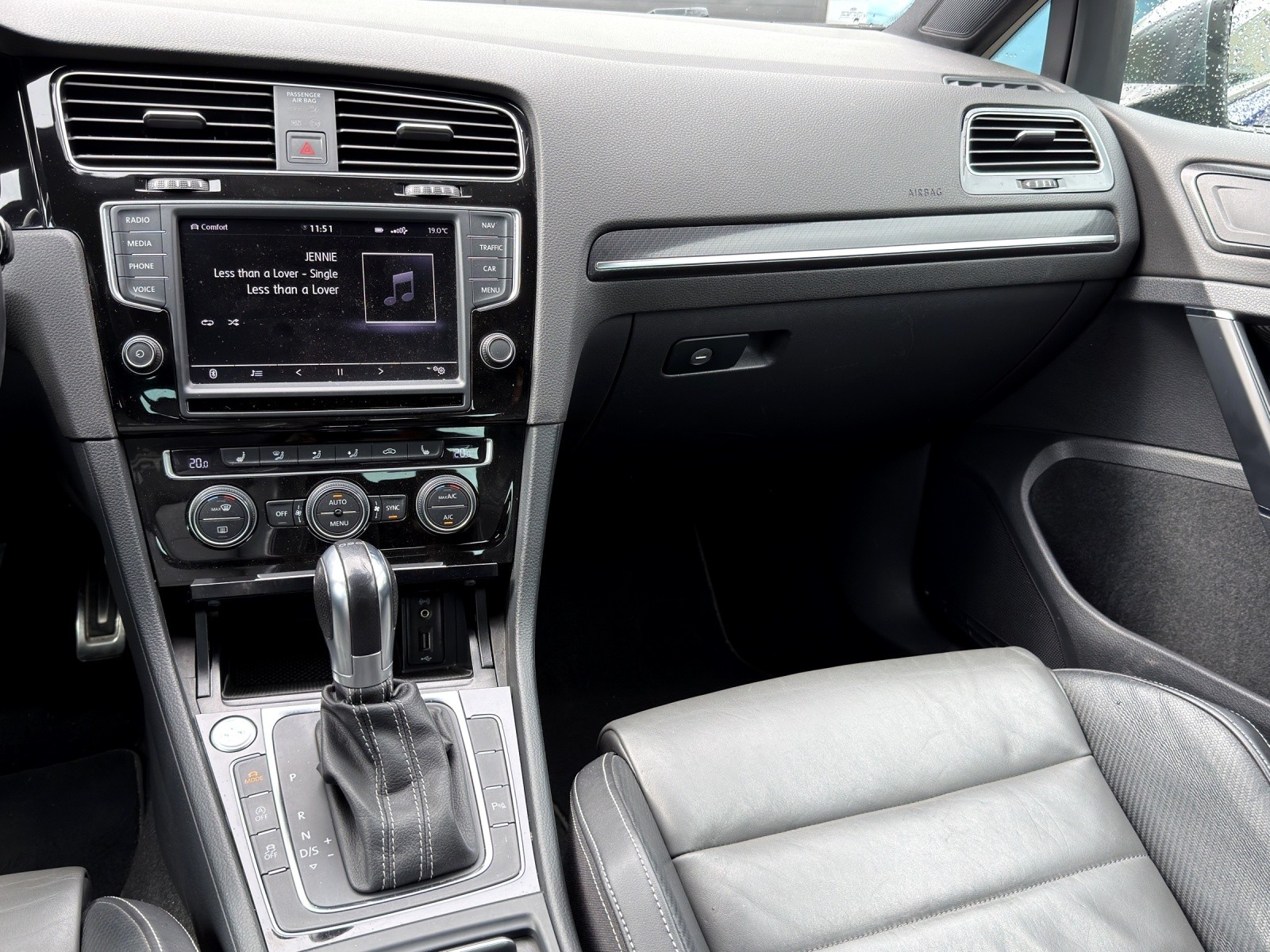 VW Golf 2.0 TSI R 4Motion DSG-image-15