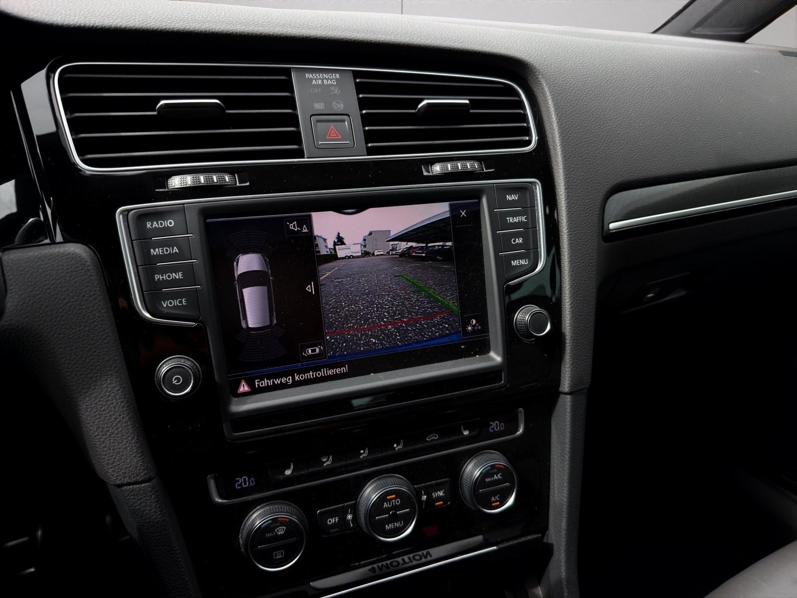 VW Golf 2.0 TSI R 4Motion DSG-image-17