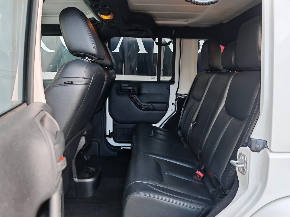 JEEP Wrangler 2.8CRD Unlimited Black Edition II Aut.-image-6