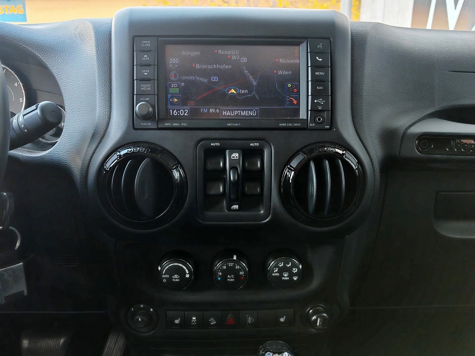 JEEP Wrangler 2.8CRD Unlimited Black Edition II Aut.-image-9