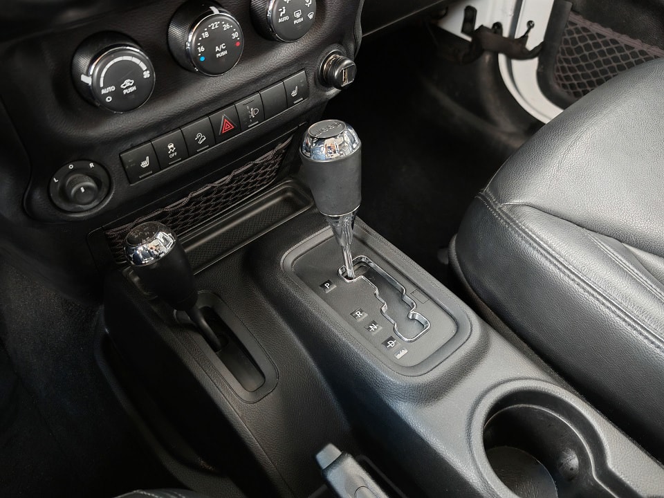 JEEP Wrangler 2.8CRD Unlimited Black Edition II Aut.-image-12
