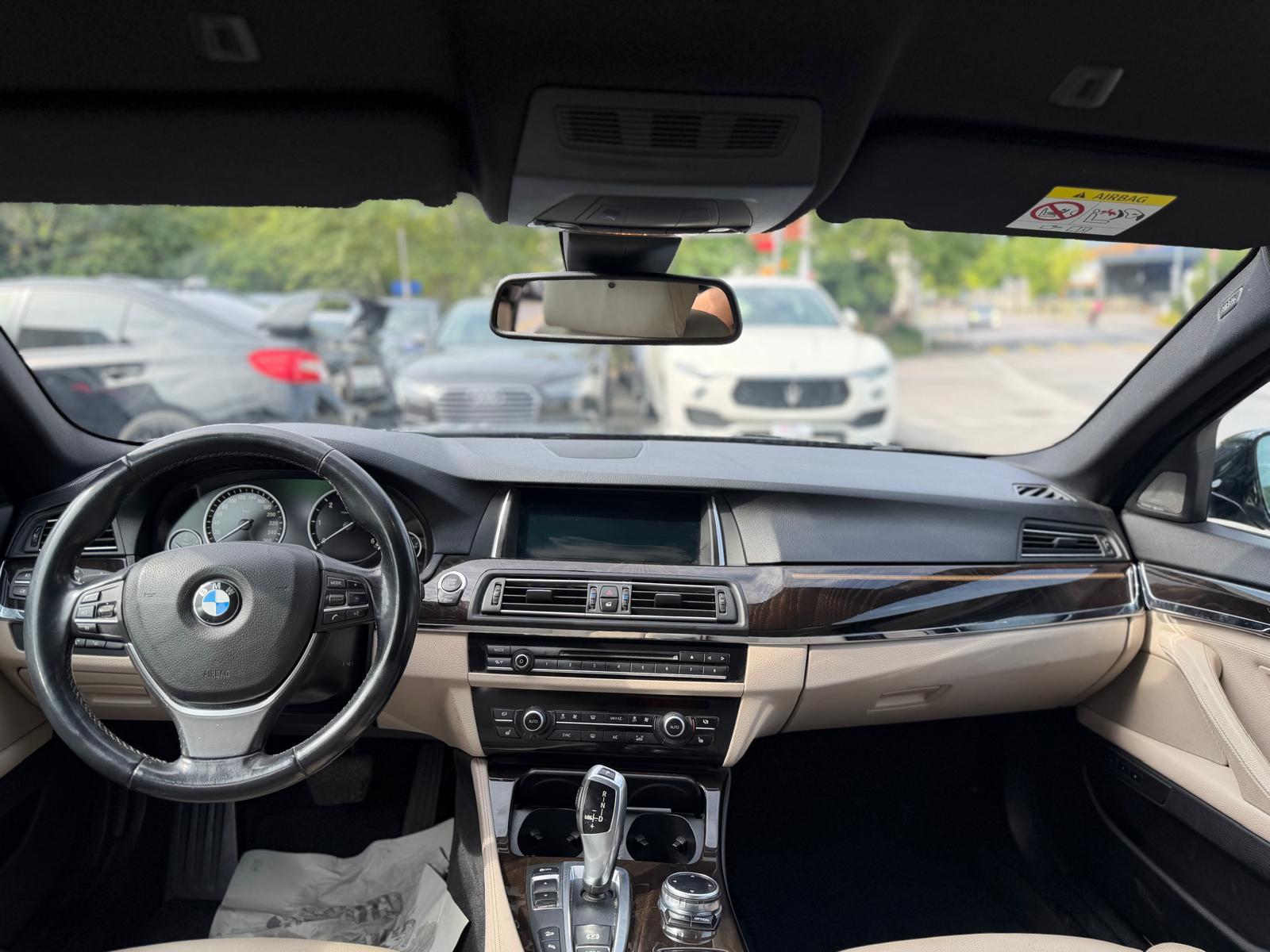 BMW 525d Touring xDrive Luxury Line Steptronic-image-9
