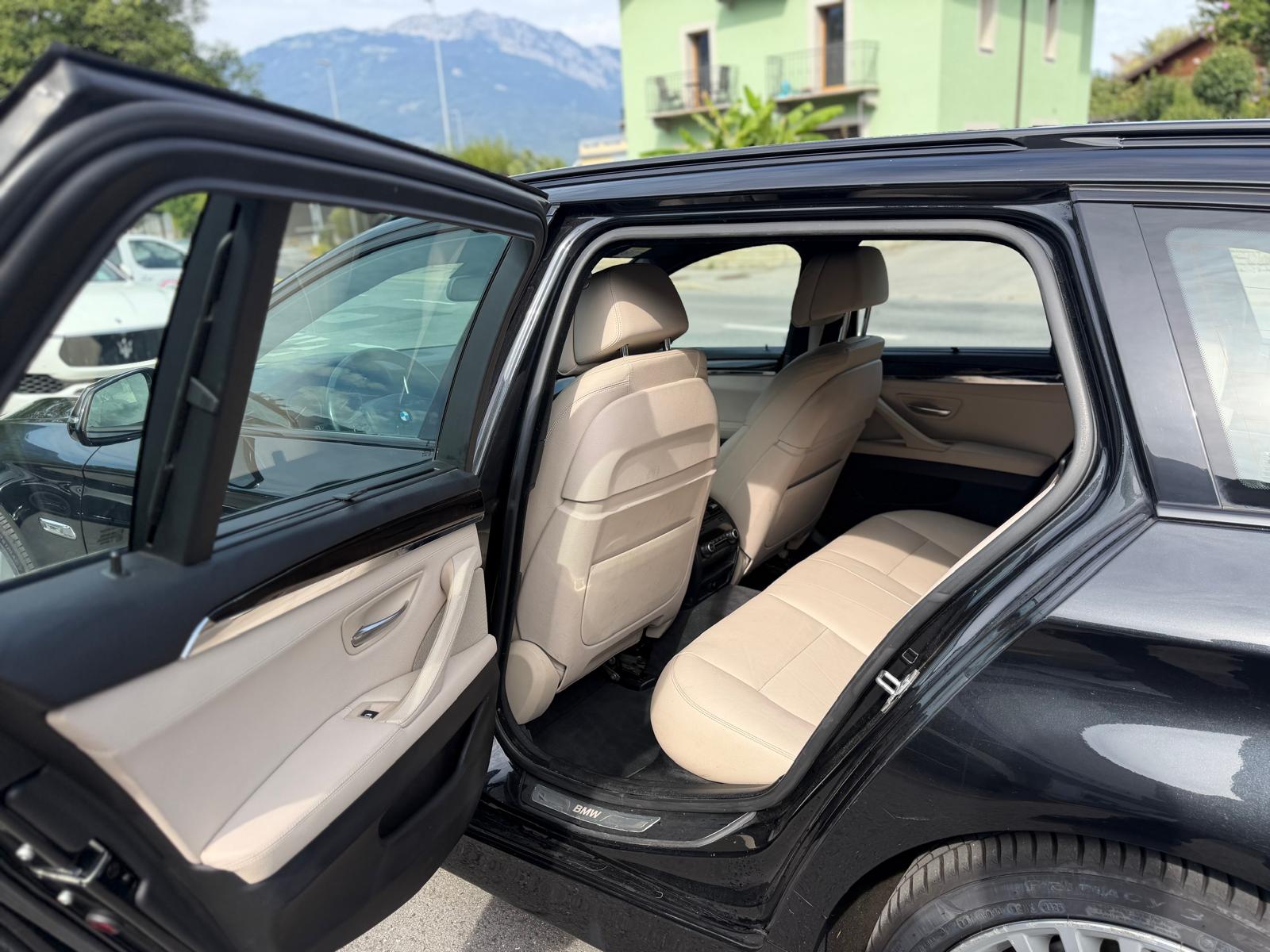 BMW 525d Touring xDrive Luxury Line Steptronic-image-11