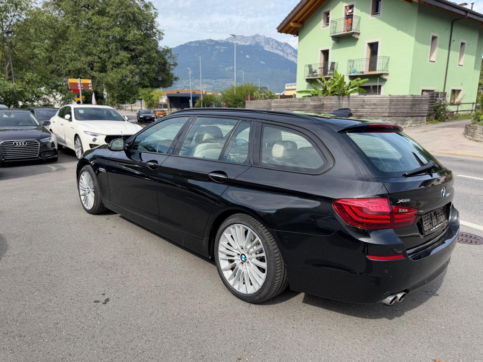 BMW 525d Touring xDrive Luxury Line Steptronic-image-5